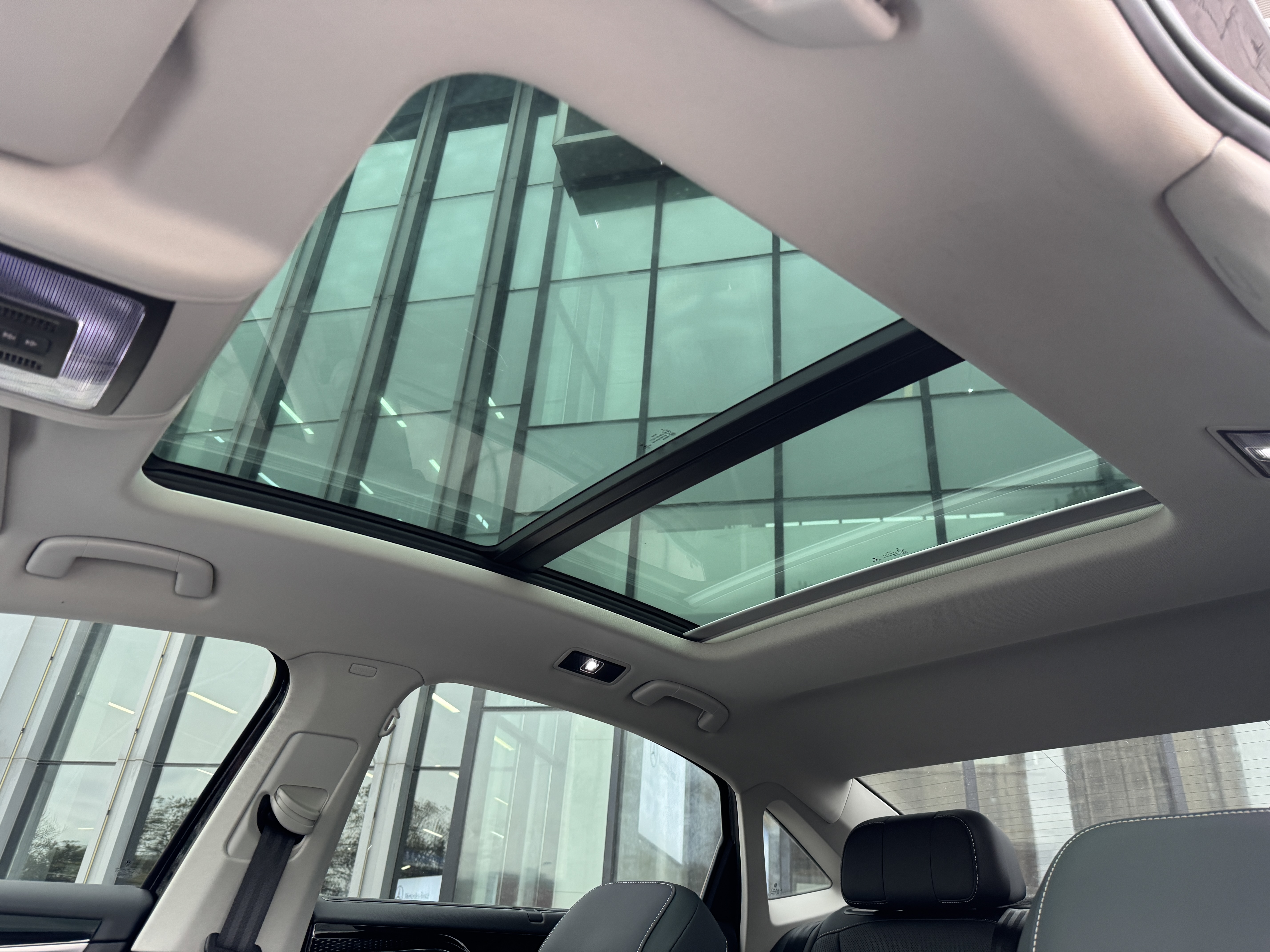 Volkswagen Passat 2022 car image #18