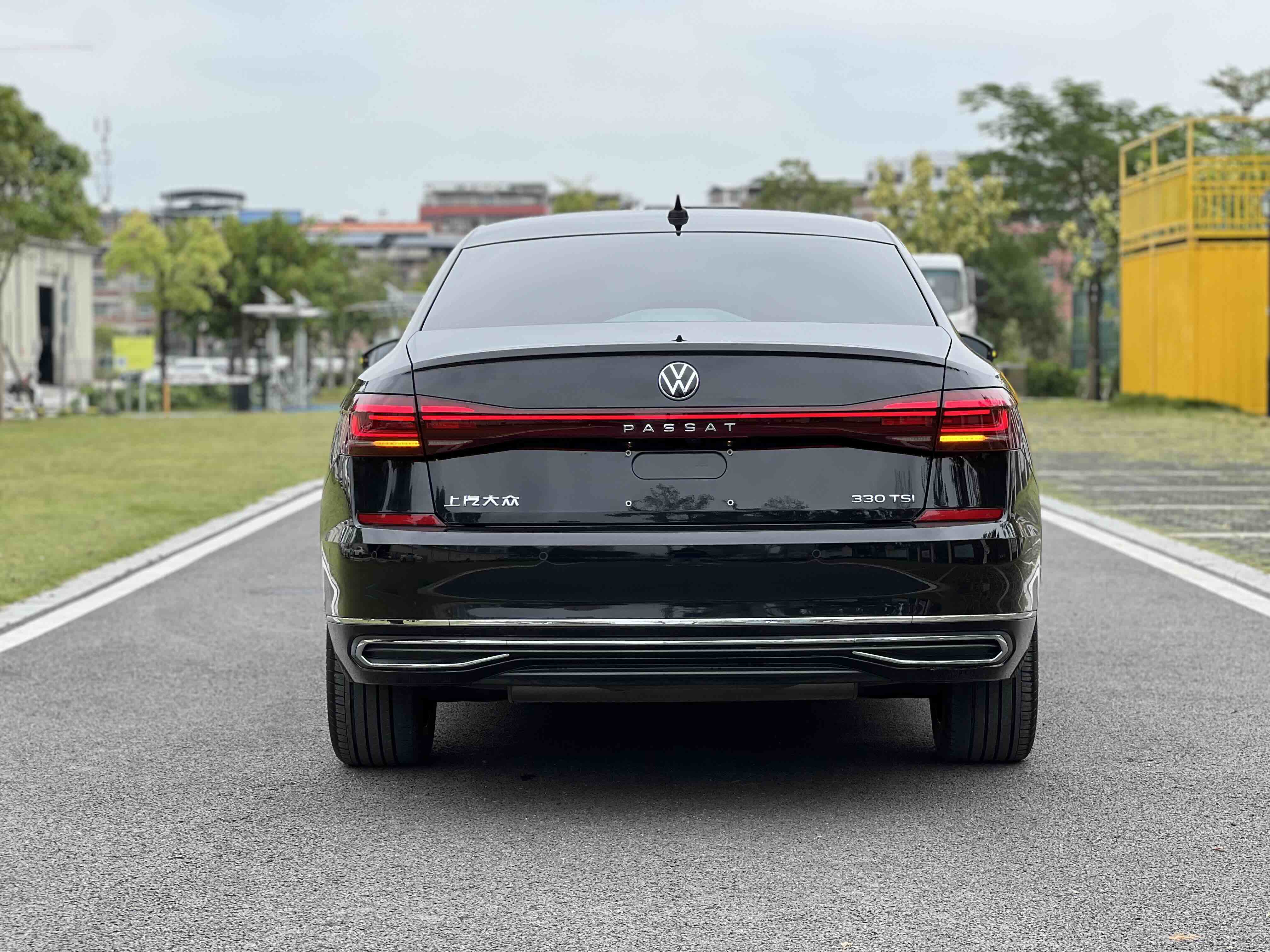 Volkswagen Passat 2022 car image #18