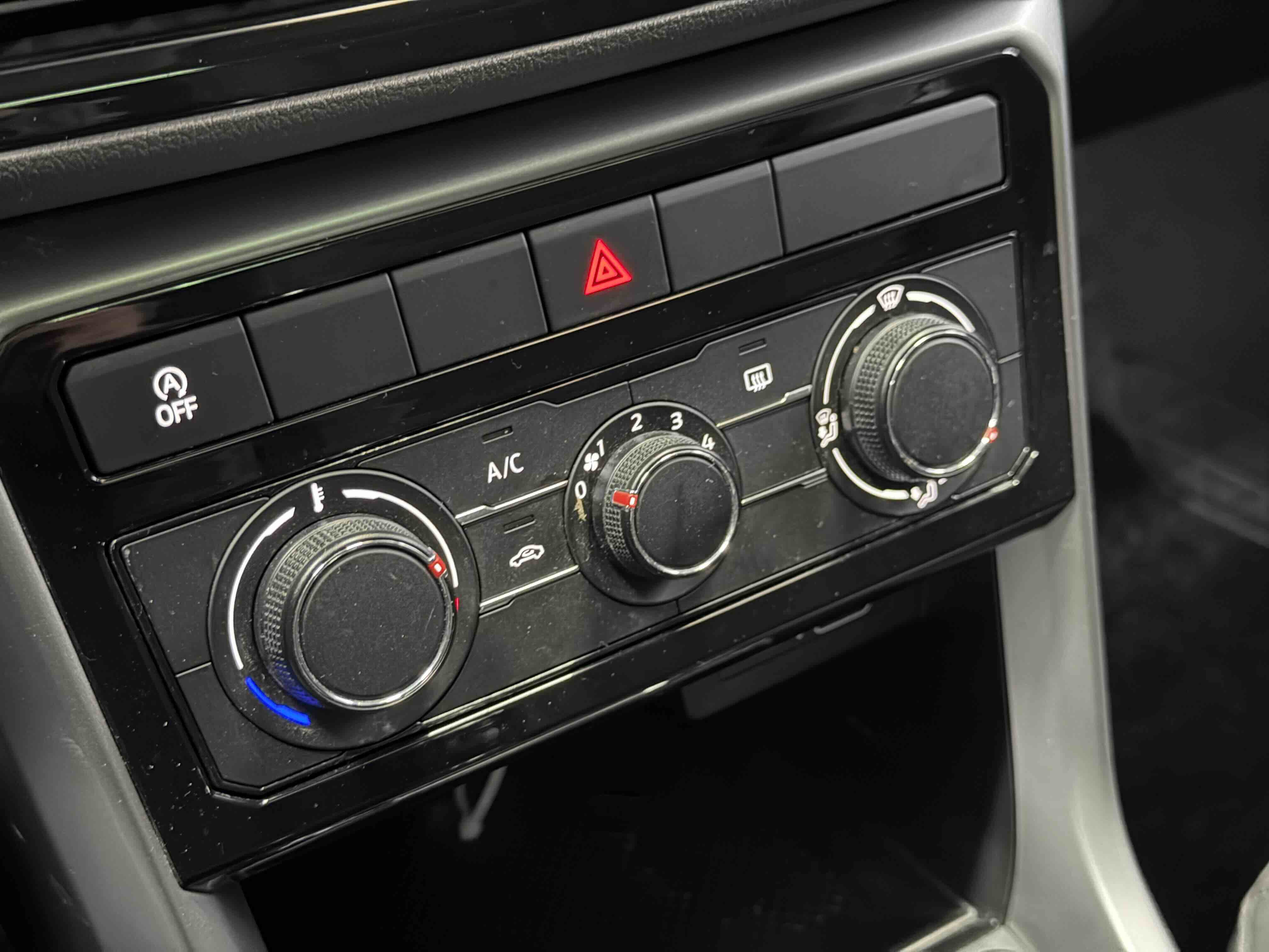 Volkswagen T-Cross 2022 car image #18