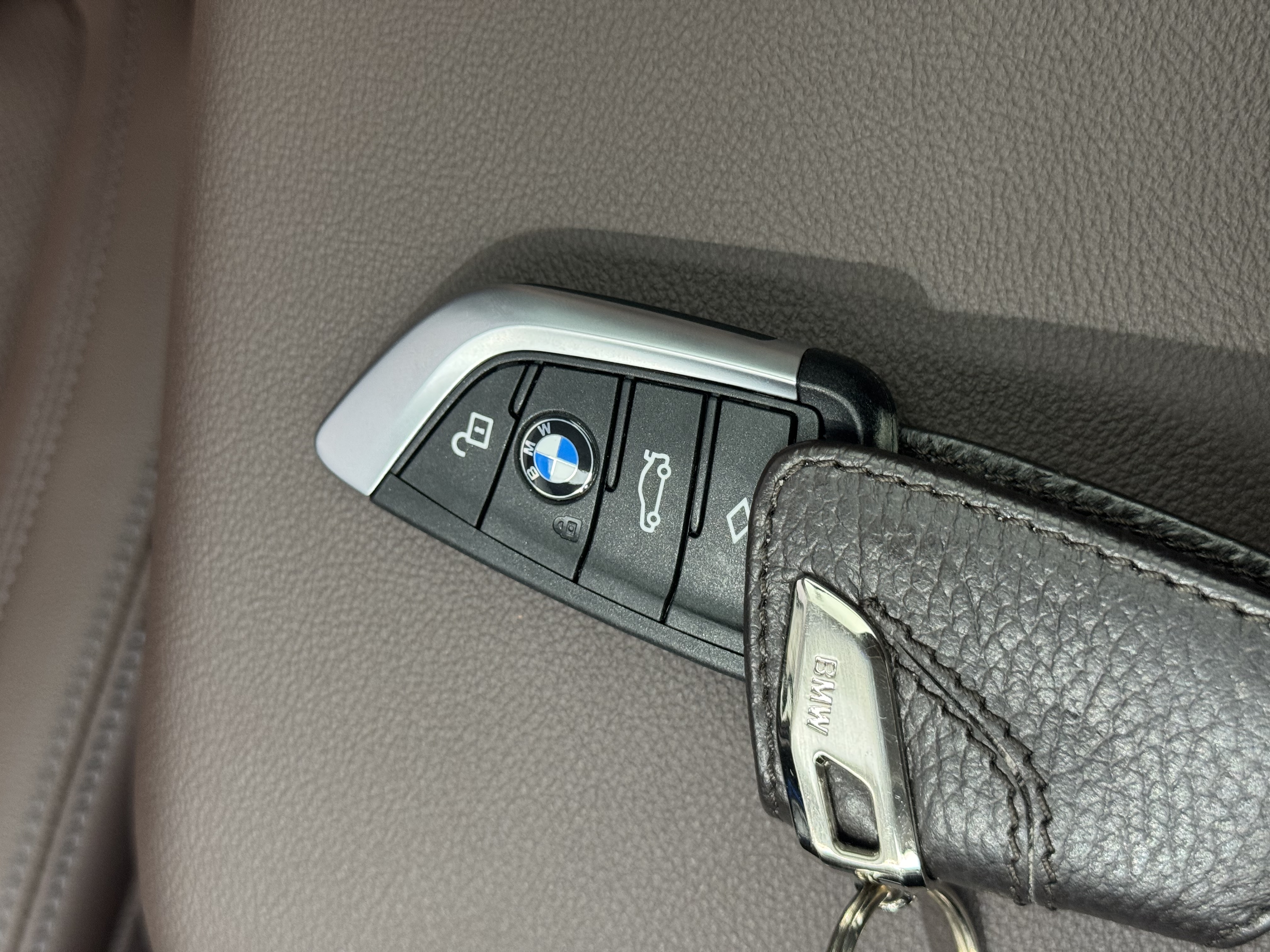 BMW iX3 2022 car image #18