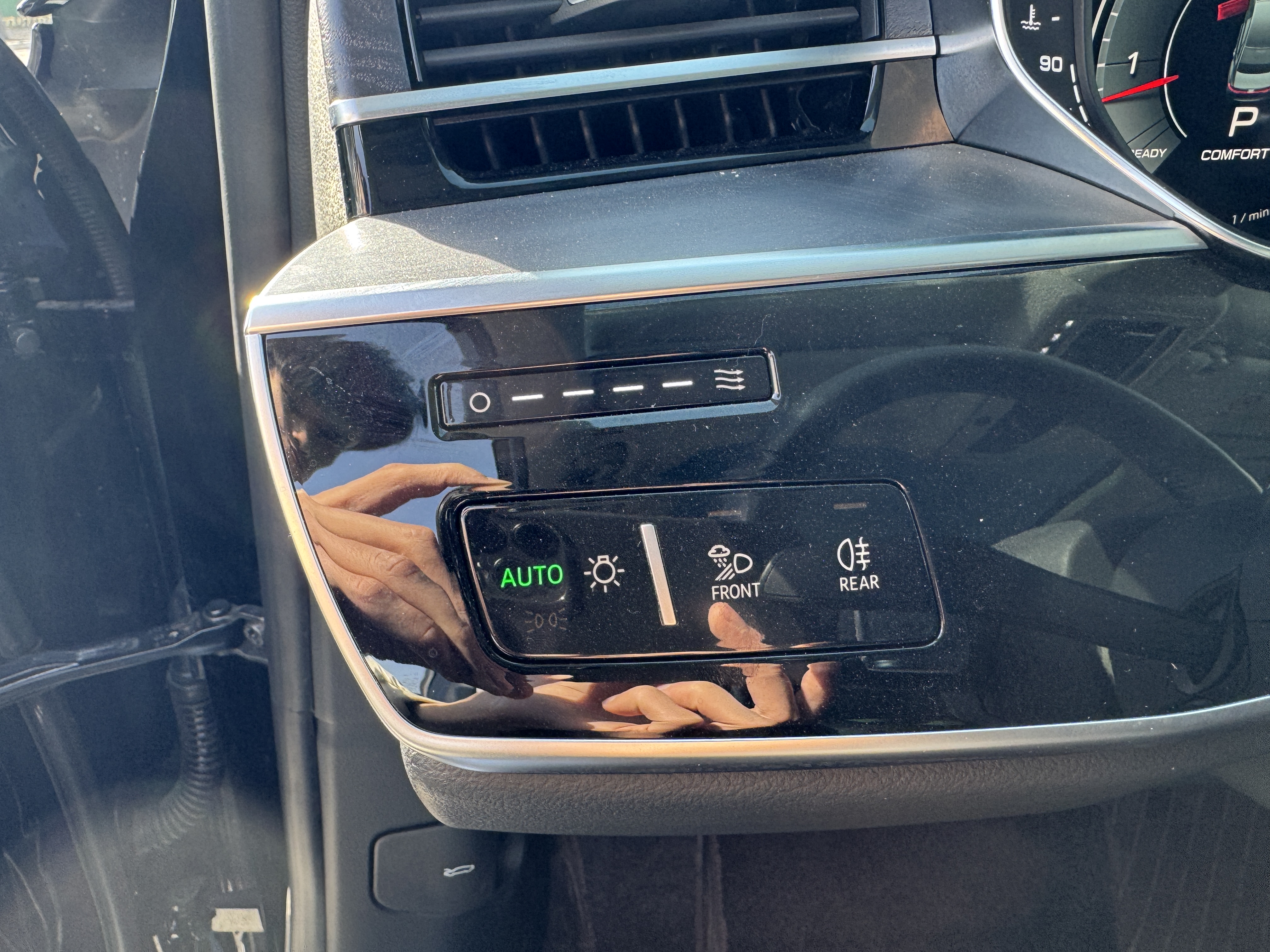 Audi A8 2022 car image #18