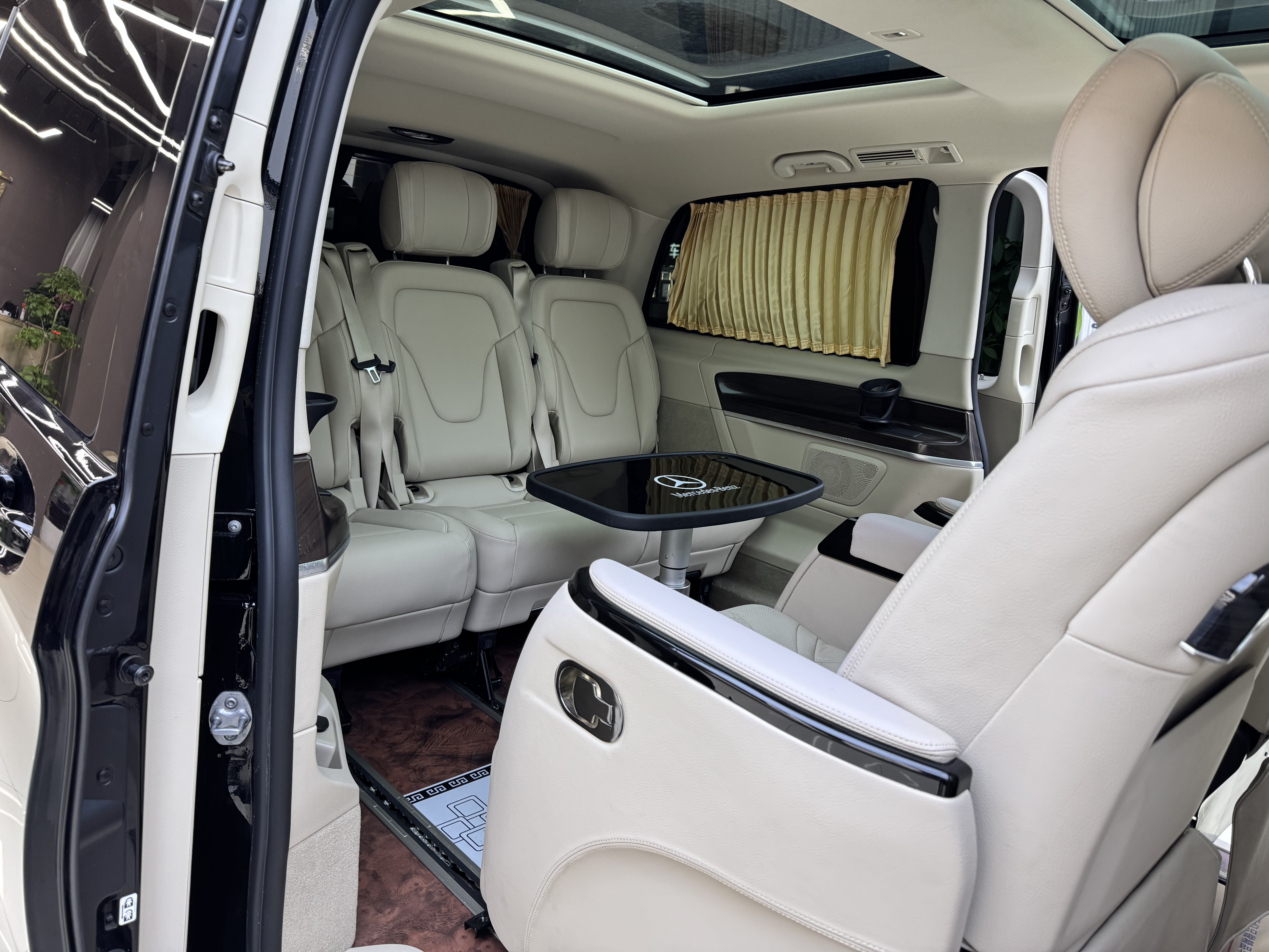 Mercedes-Benz V Class 2021 car image #18