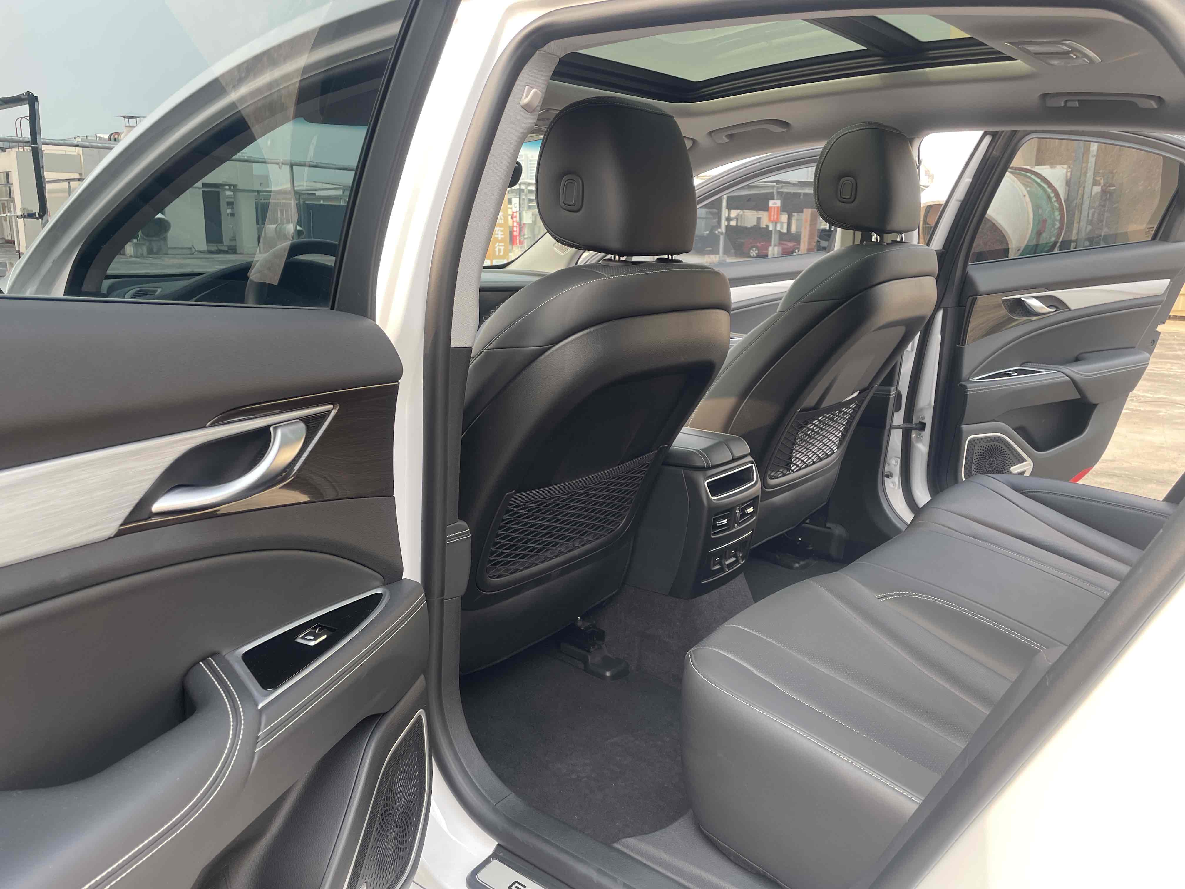 GEELY Ulion New Energy 2021 #18 GEELY Ulion New Energy 2021 car image #18