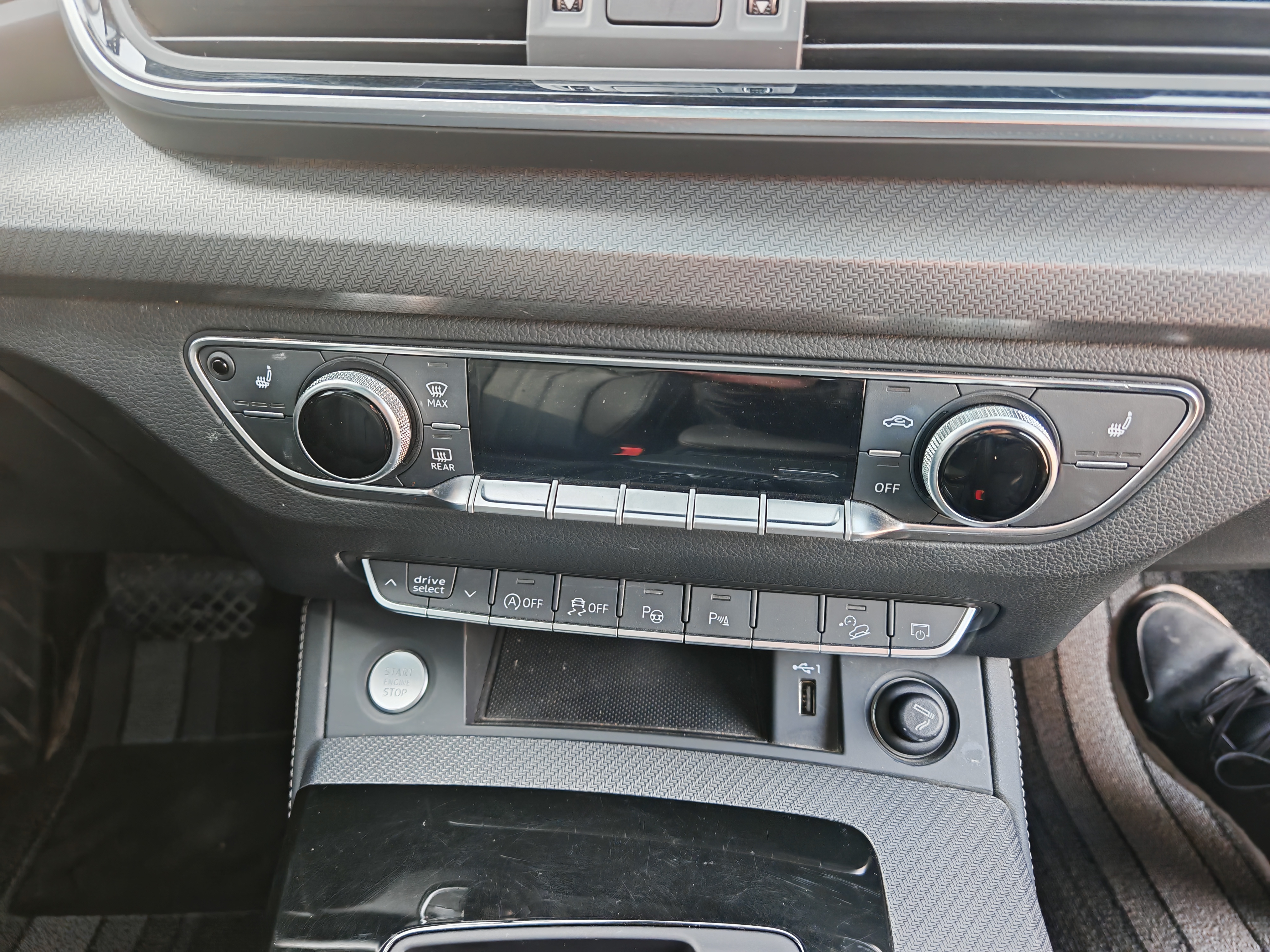 Audi Q5L 2022 car image #18