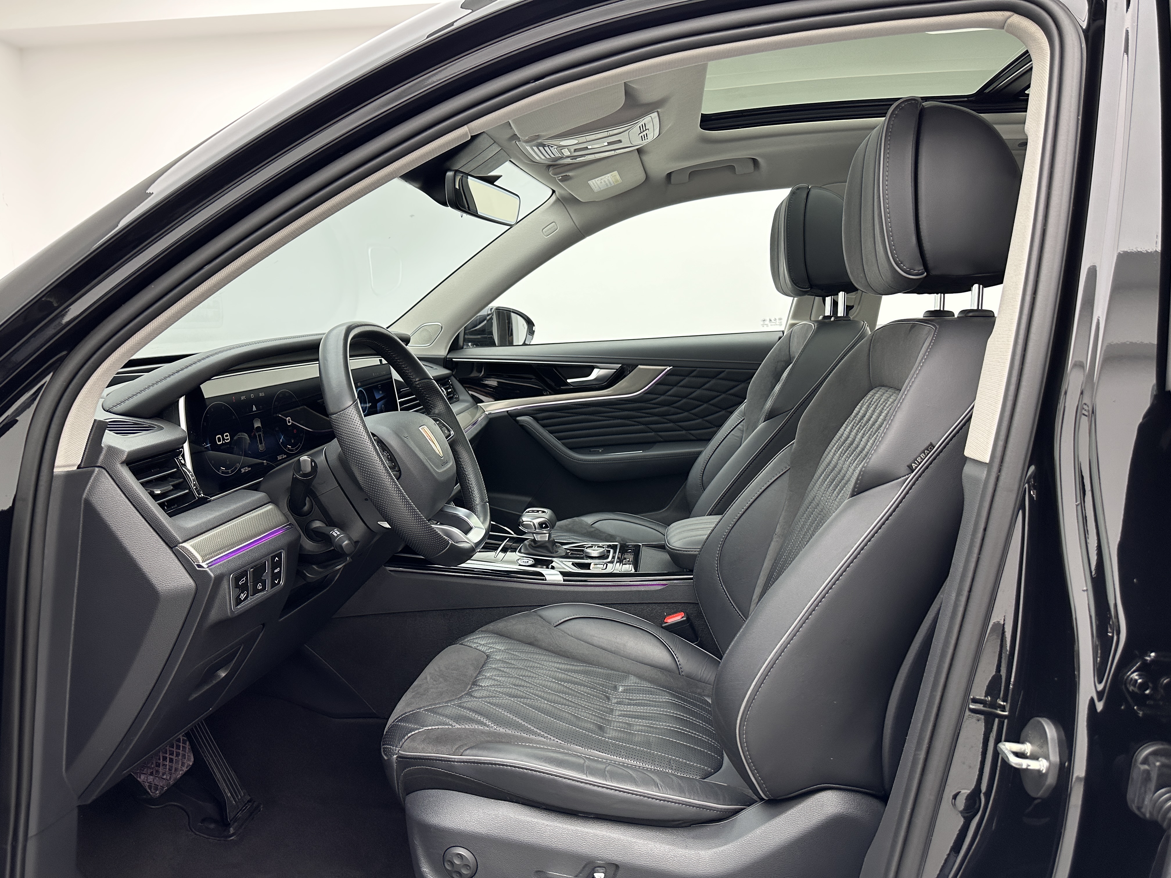 HongQi HS5 2023 car image #18