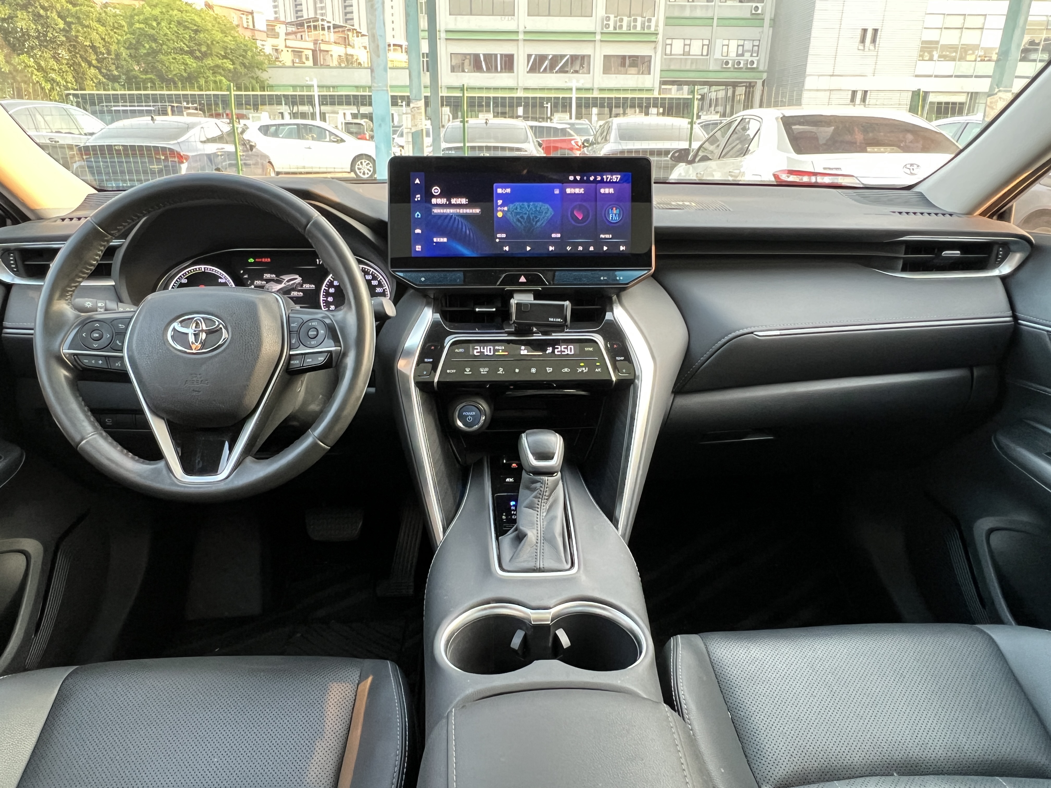 Toyota Harrier 2022 car image #18