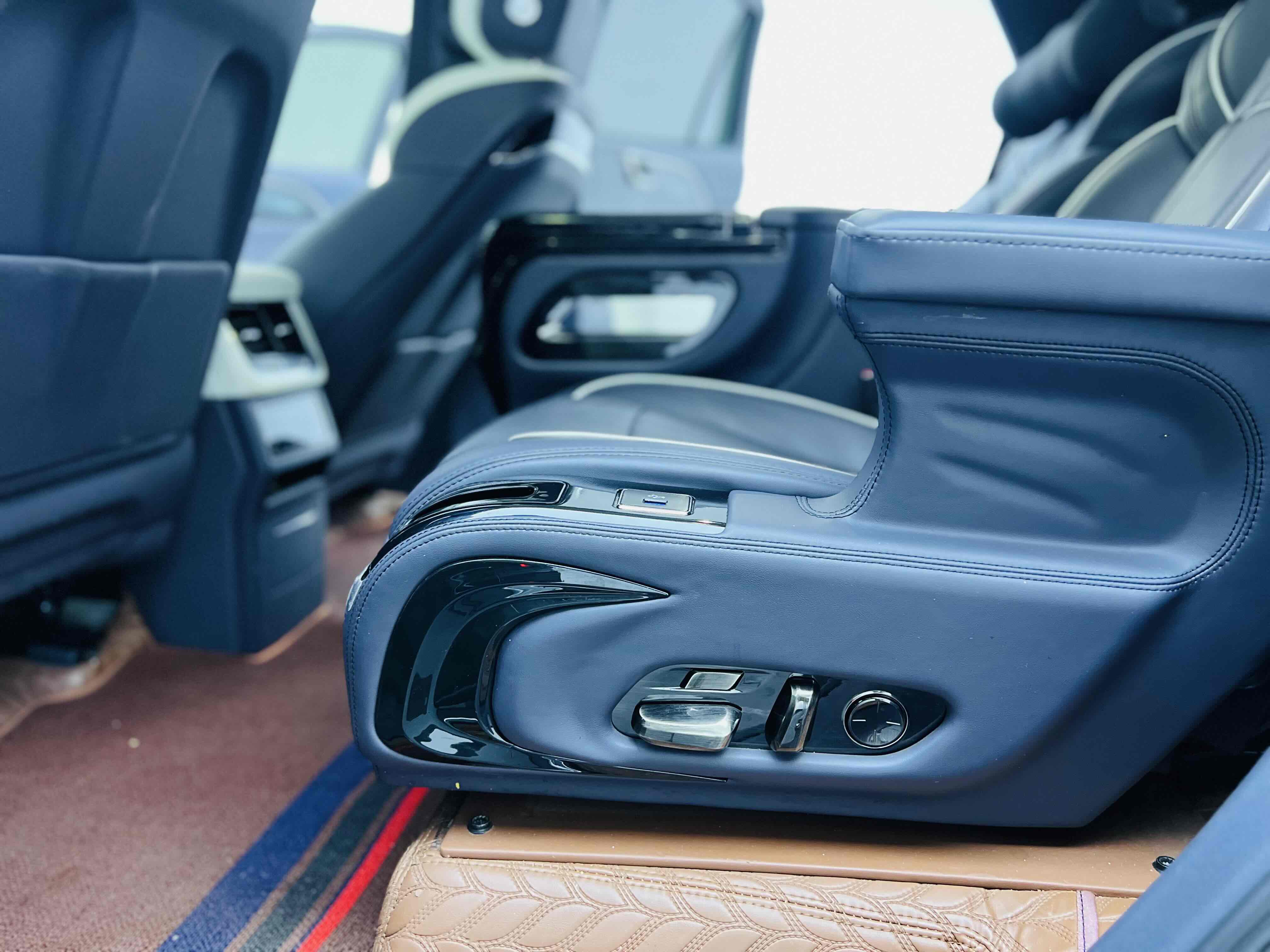 HongQi E-HS9 2022 car image #18