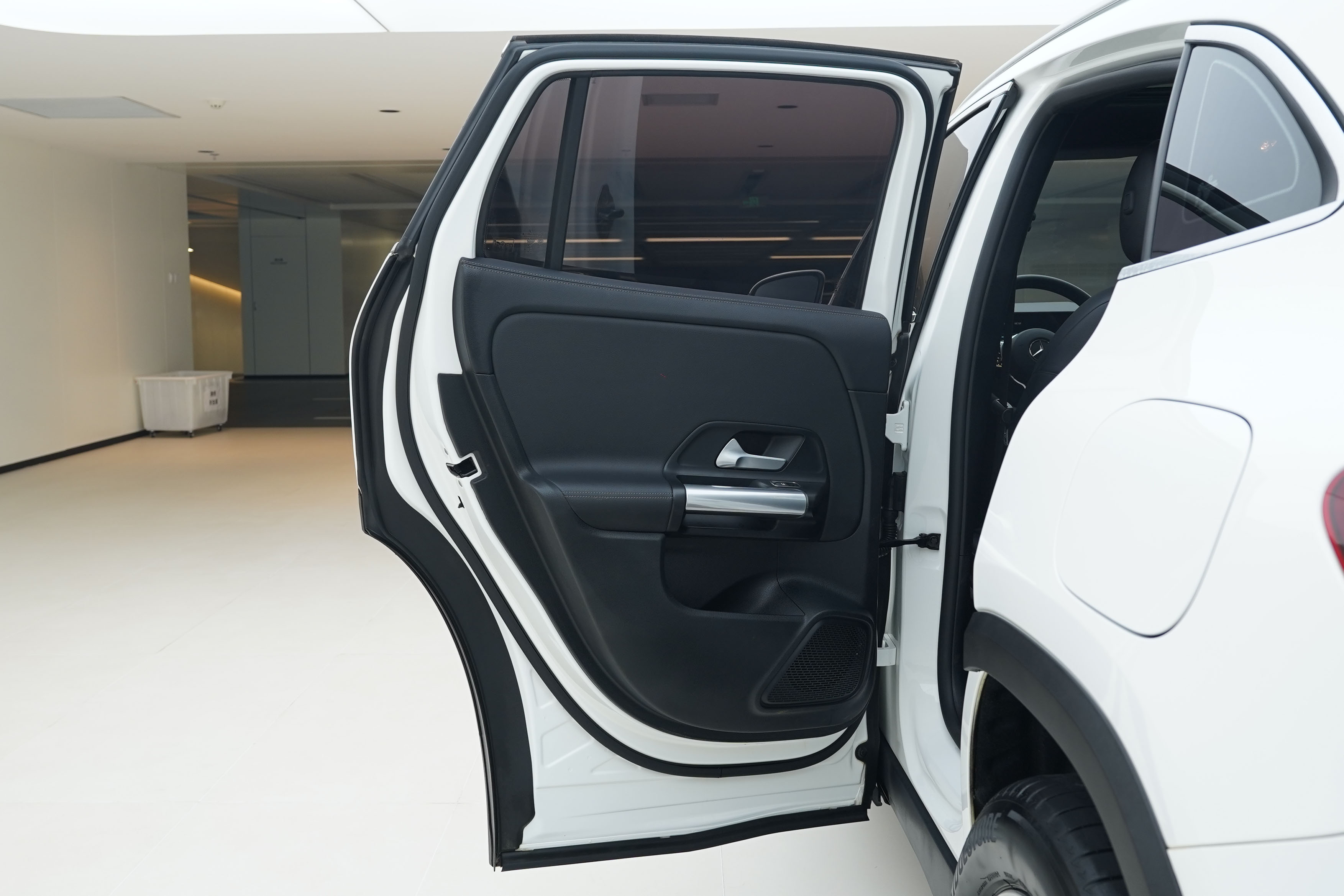 Mercedes-Benz GLA Class 2022 car image #18