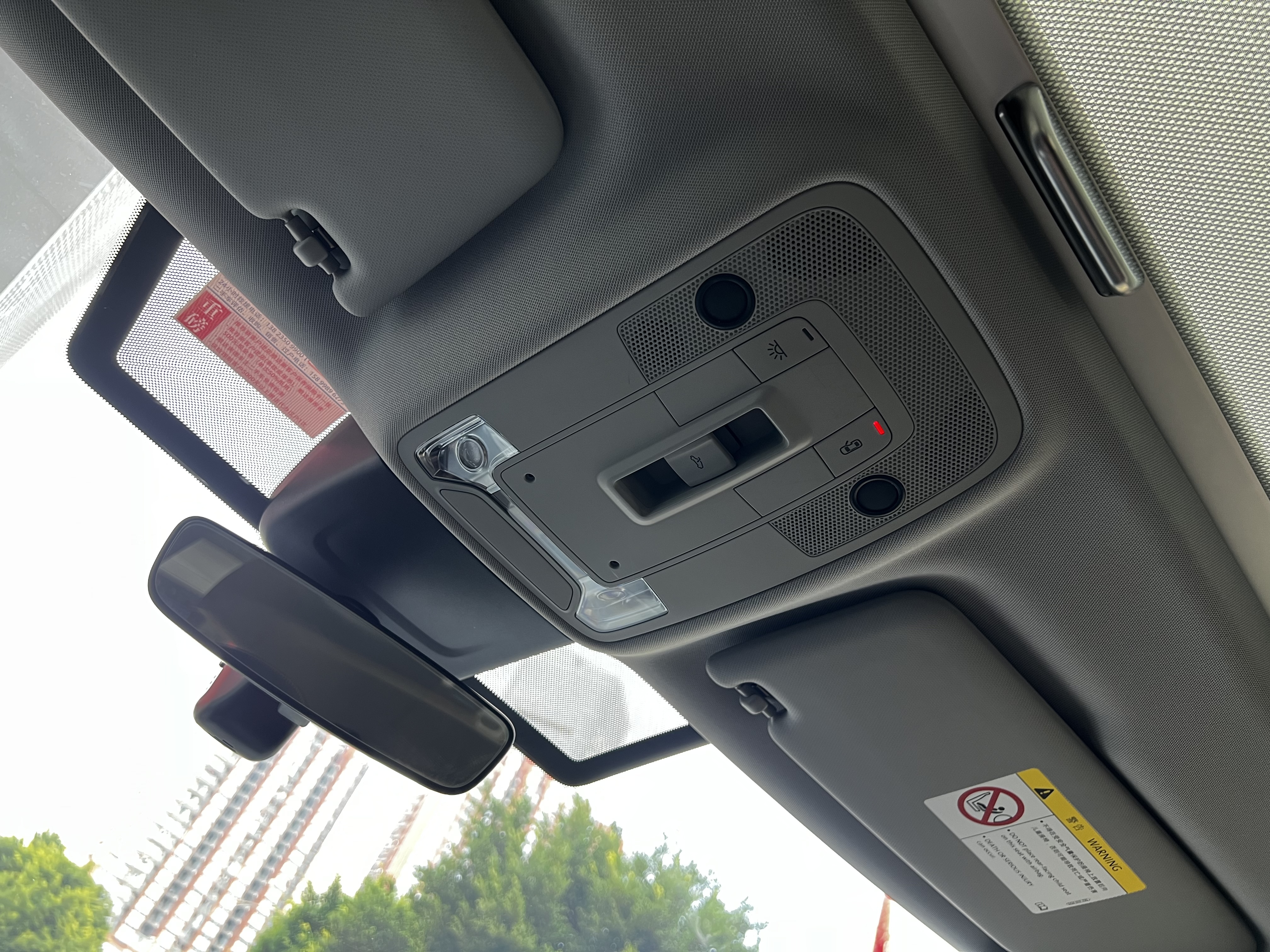 Audi Q2L e-tron 2022 immagine di auto #18