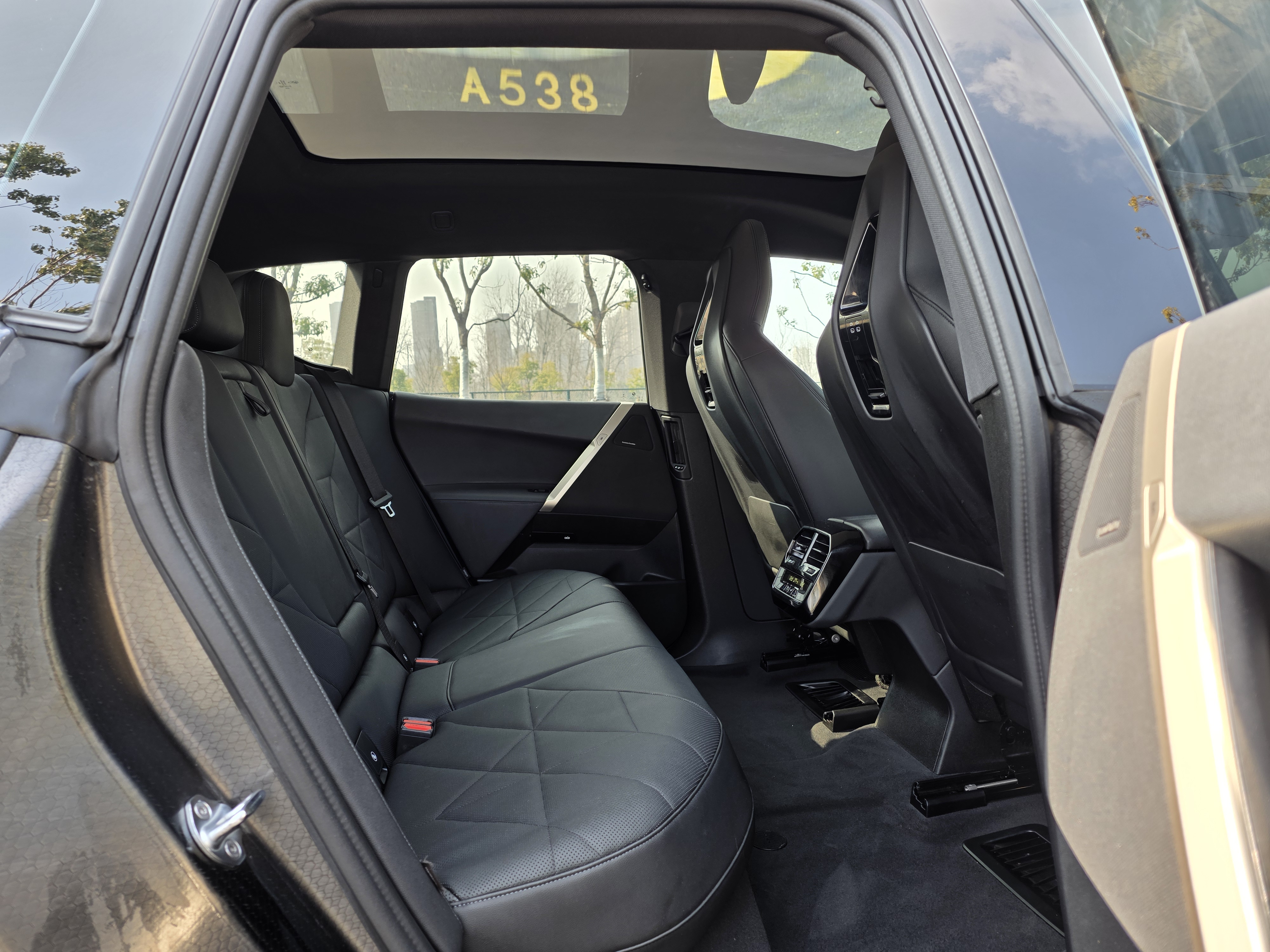 BMW iX 2022 #18 BMW iX 2022 car image #18