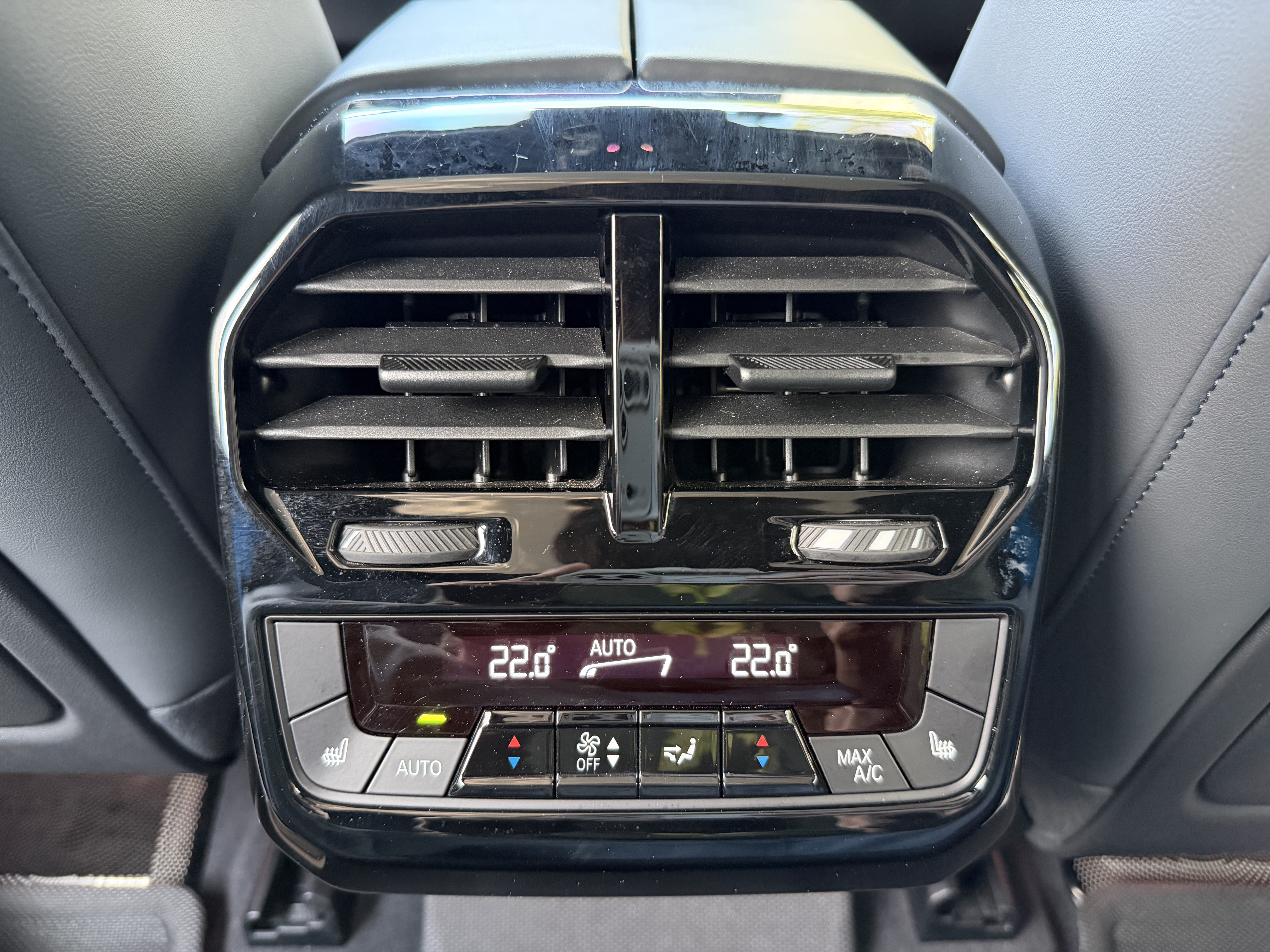 BMW iX M60 2023 car image #18