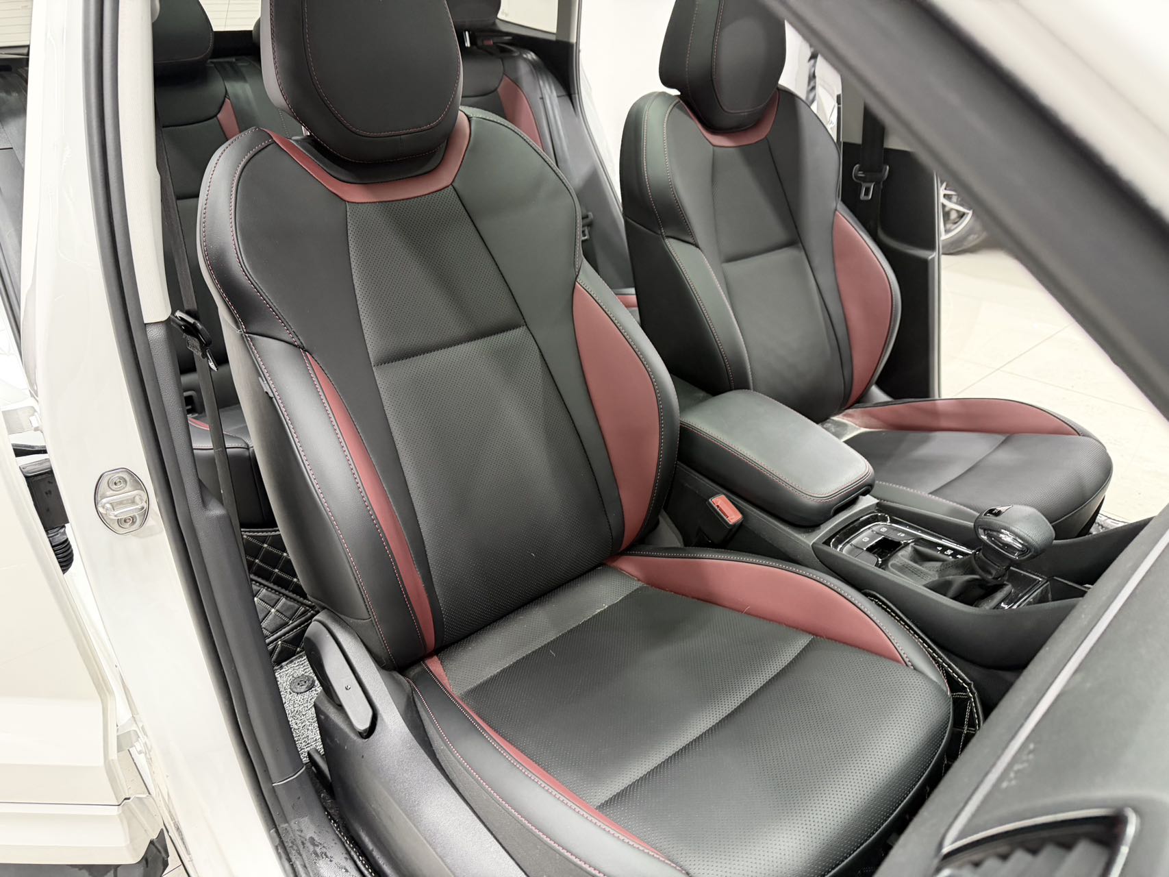 Skoda Karoq 2022 изображение автомобиля #18