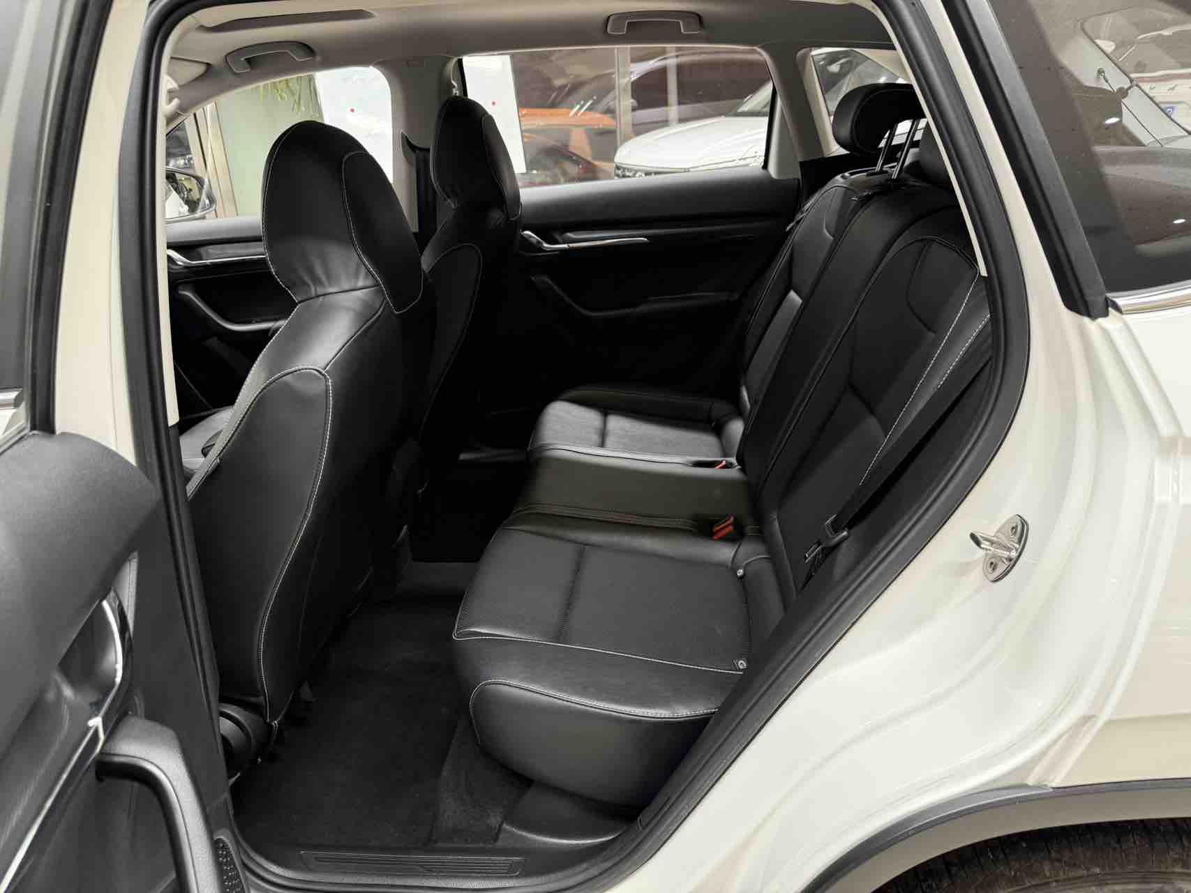 Skoda Kamiq 2022 imagen de coche #18