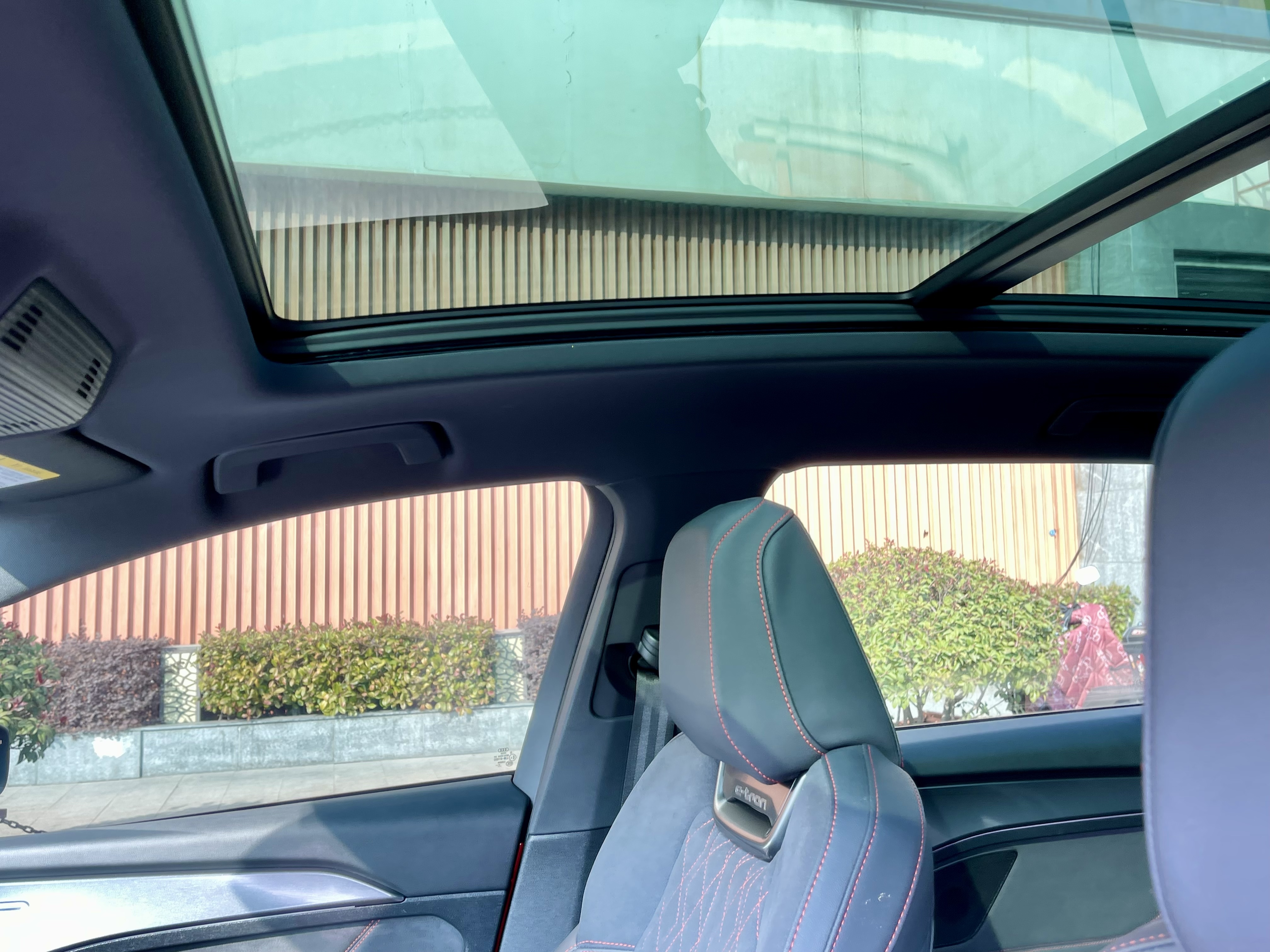 Audi Q5 e-tron 2022 immagine di auto #18