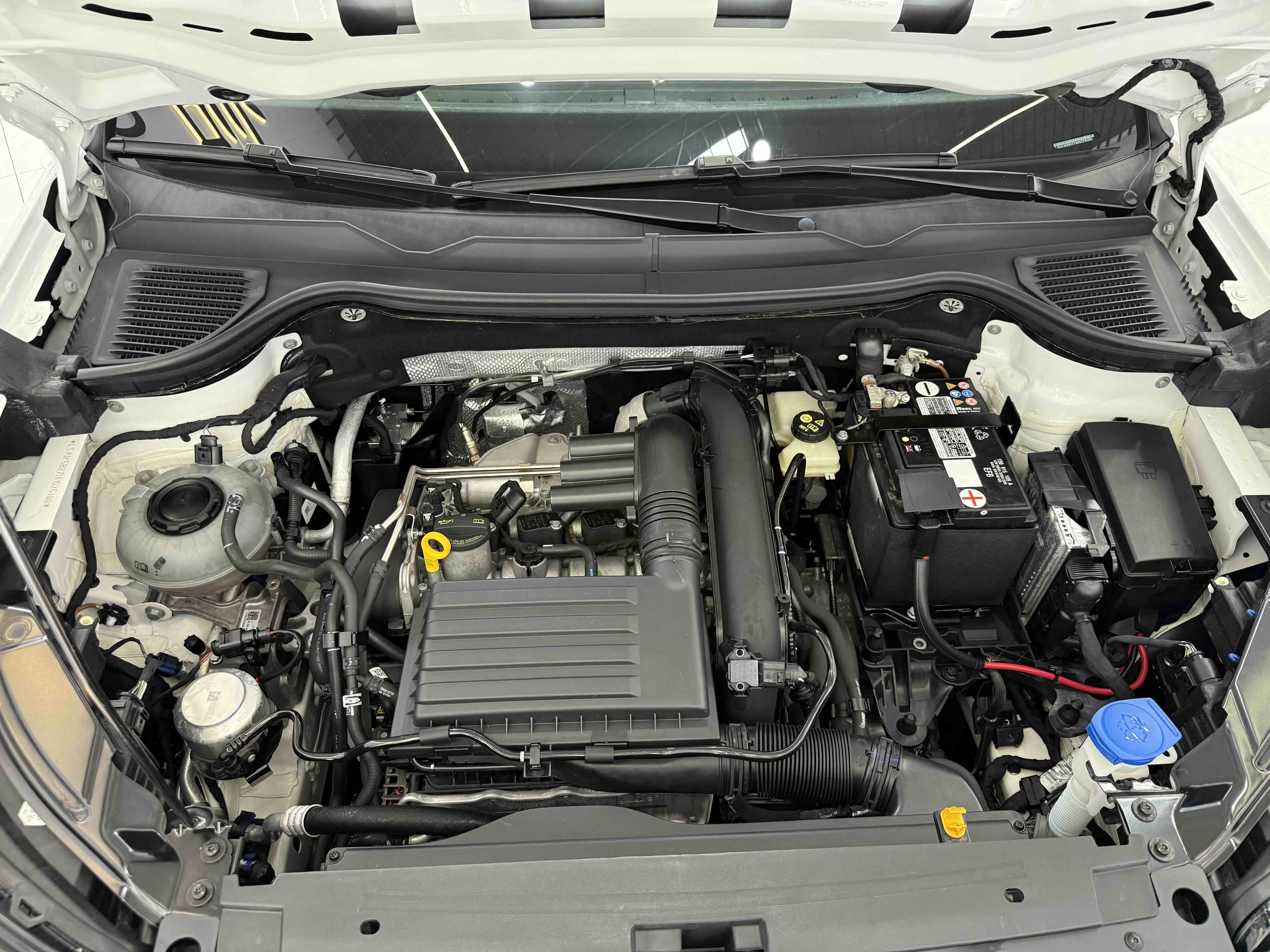 Volkswagen Tharu 2022 car image #18