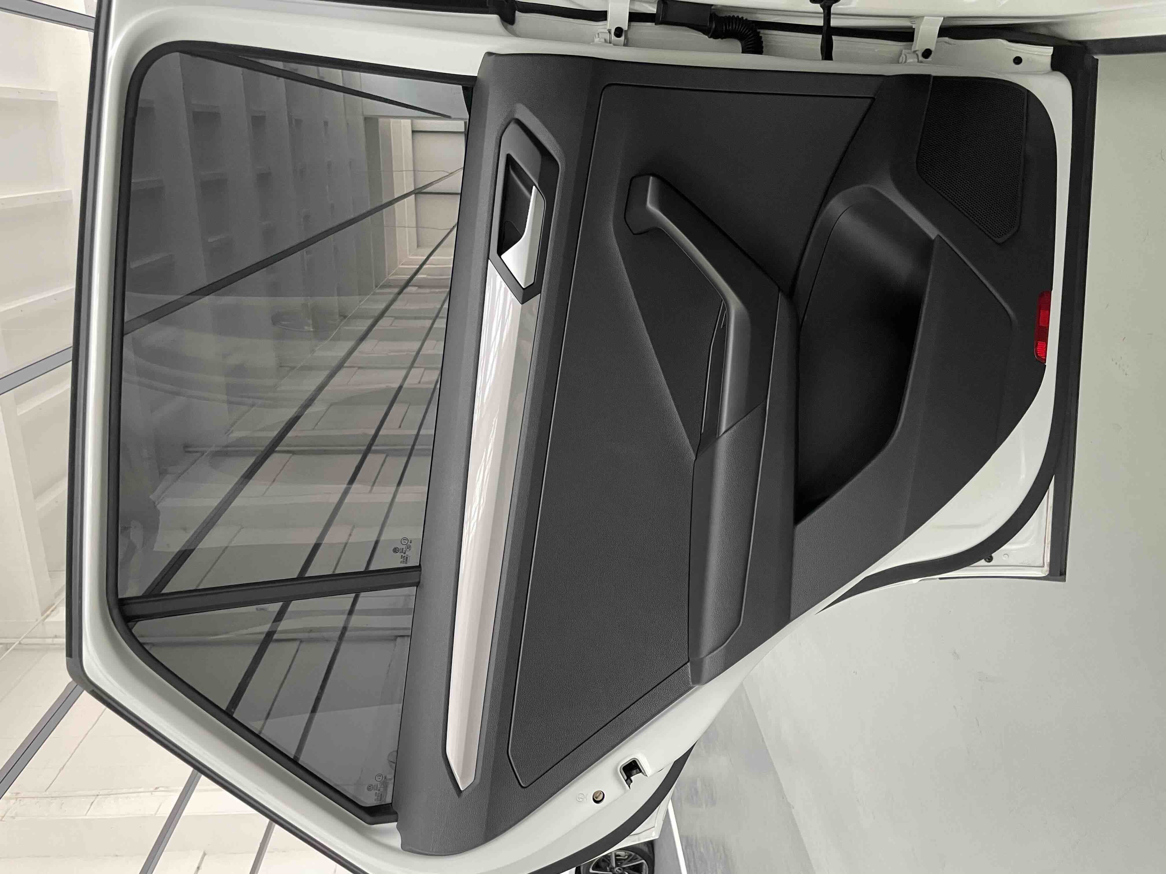 T-Roc 2022 car image #18