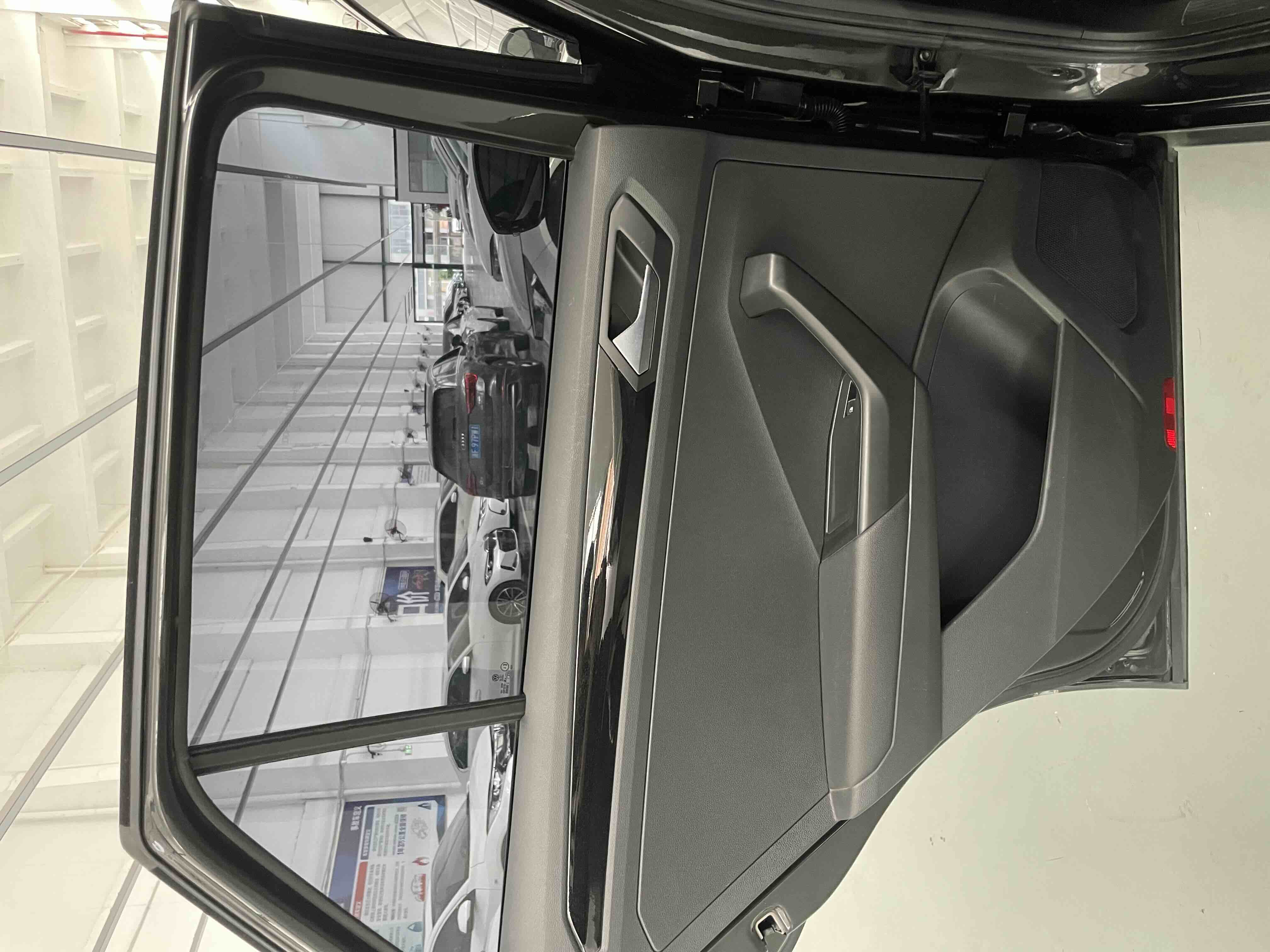 Volkswagen T-Roc 2023 #18 Volkswagen T-Roc 2023 car image #18