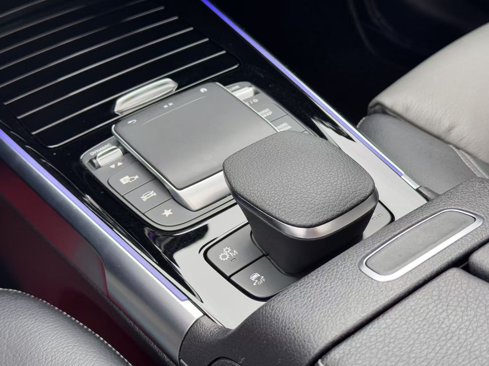 Mercedes-Benz GLB AMG 2022 car image #18