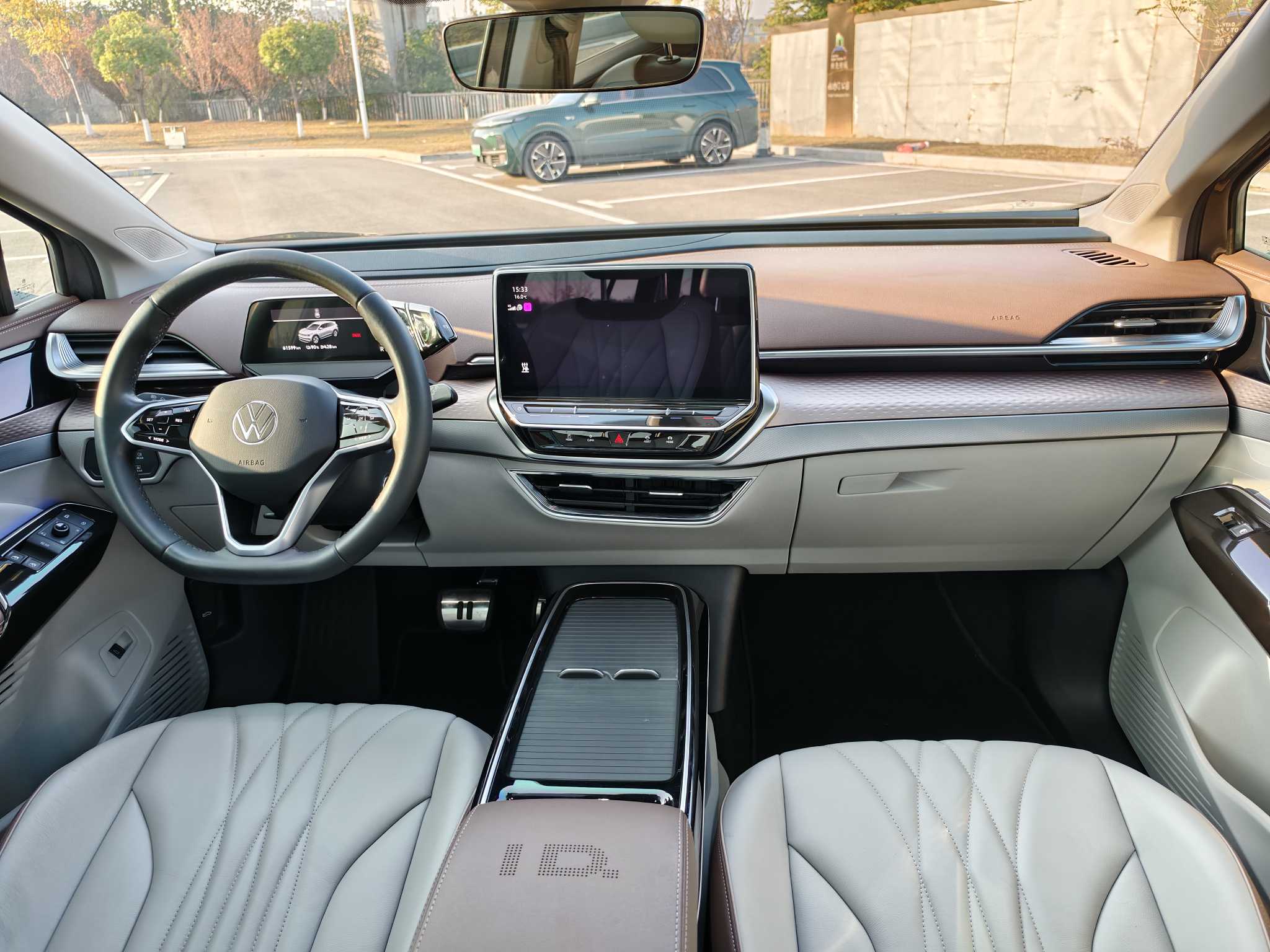 Volkswagen ID.6 X 2022 car image #18