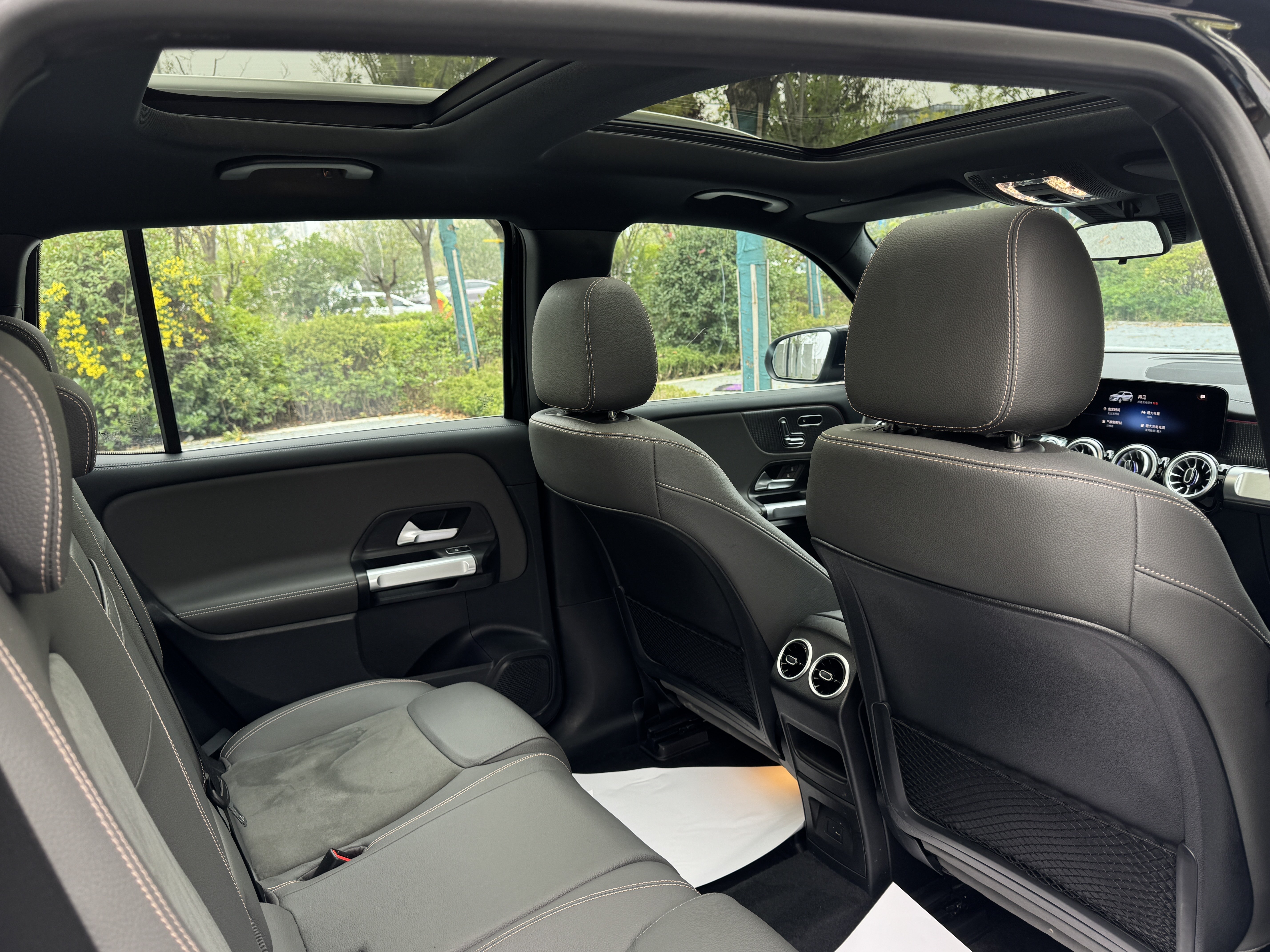 Mercedes-Benz EQB Class 2022 car image #18