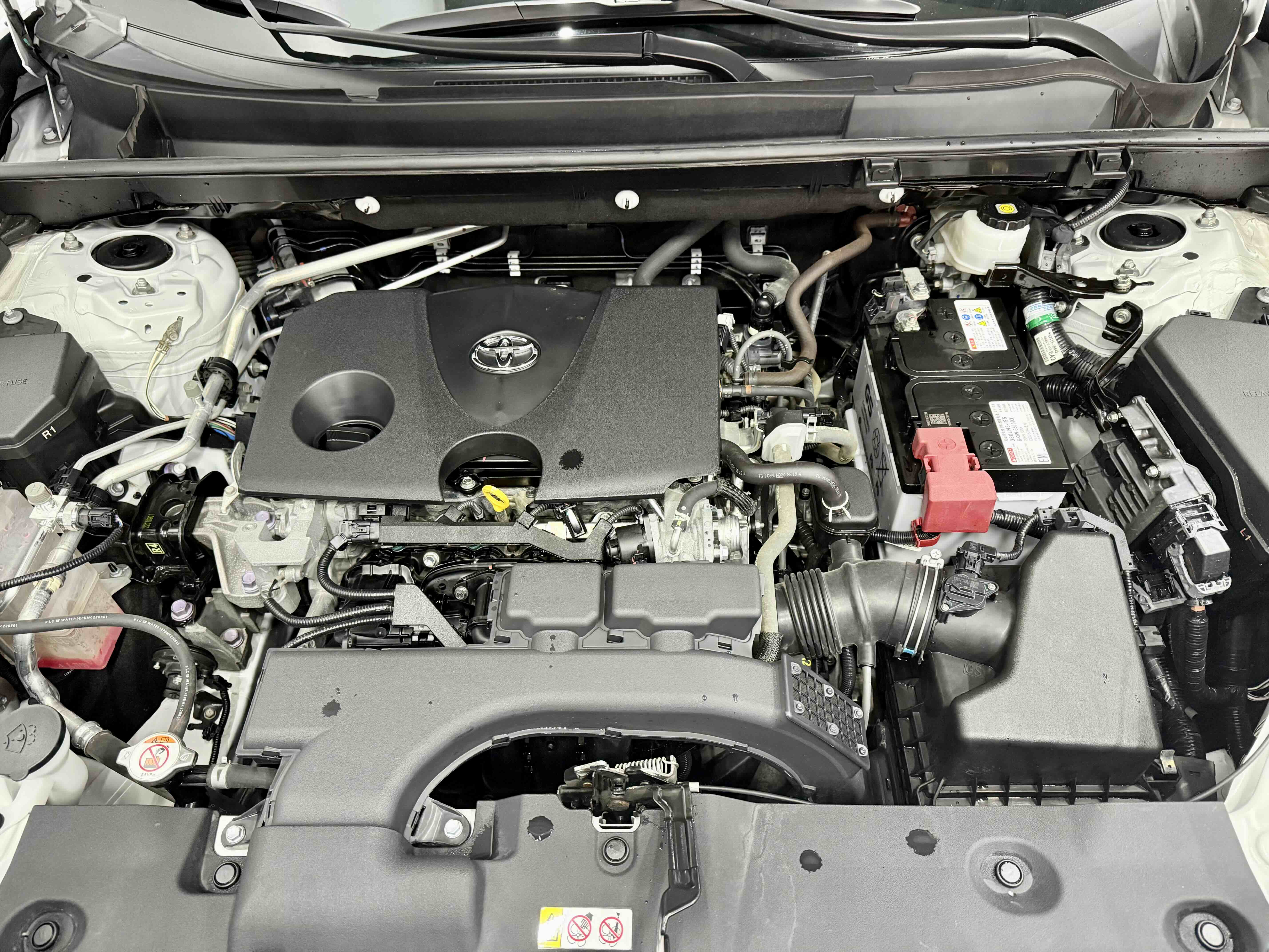 Toyota RAV4 2022 #18 Toyota RAV4 2022 car image #18