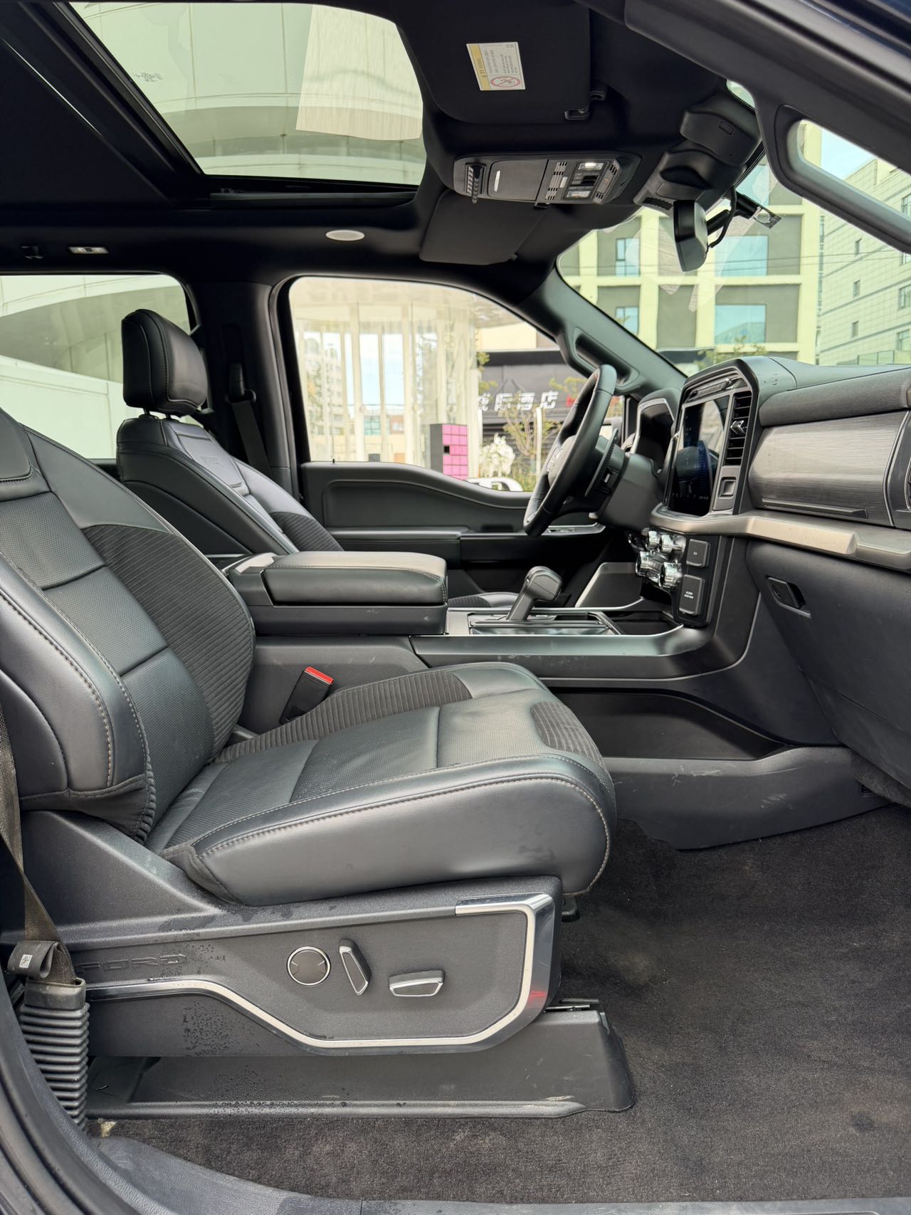 Ford F-150 Raptor 2023 car image #18