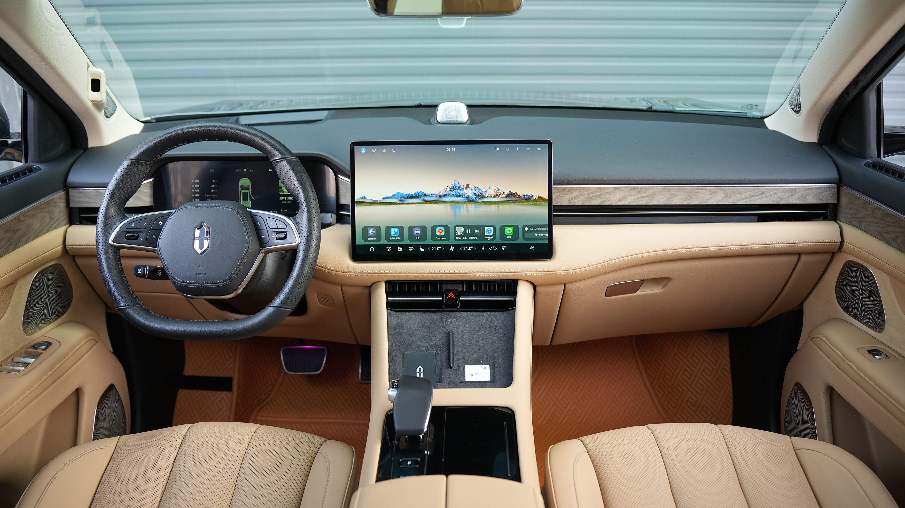 2022 car image #18