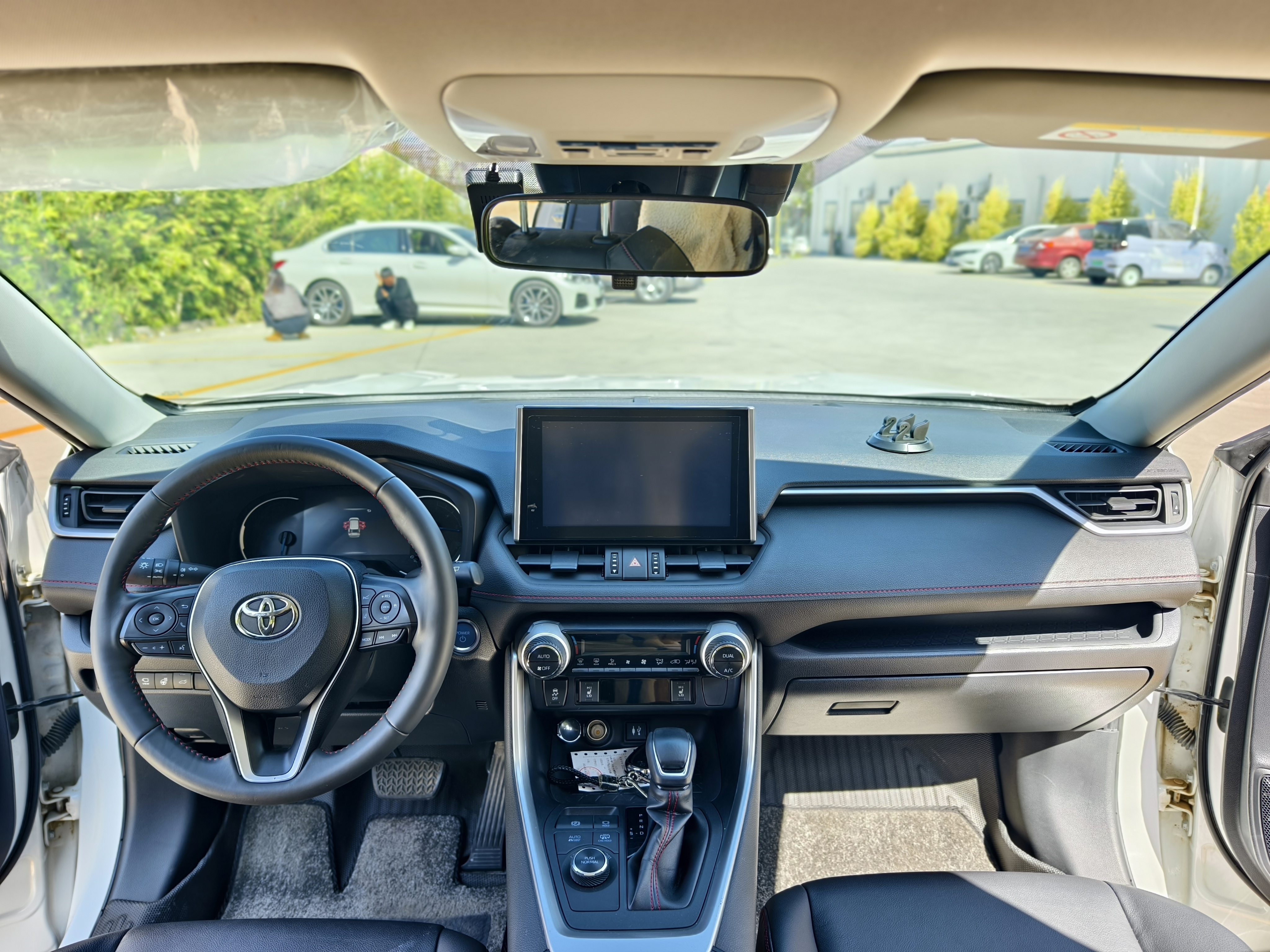 Toyota RAV4 Hybird E+ 2022 immagine di auto #18