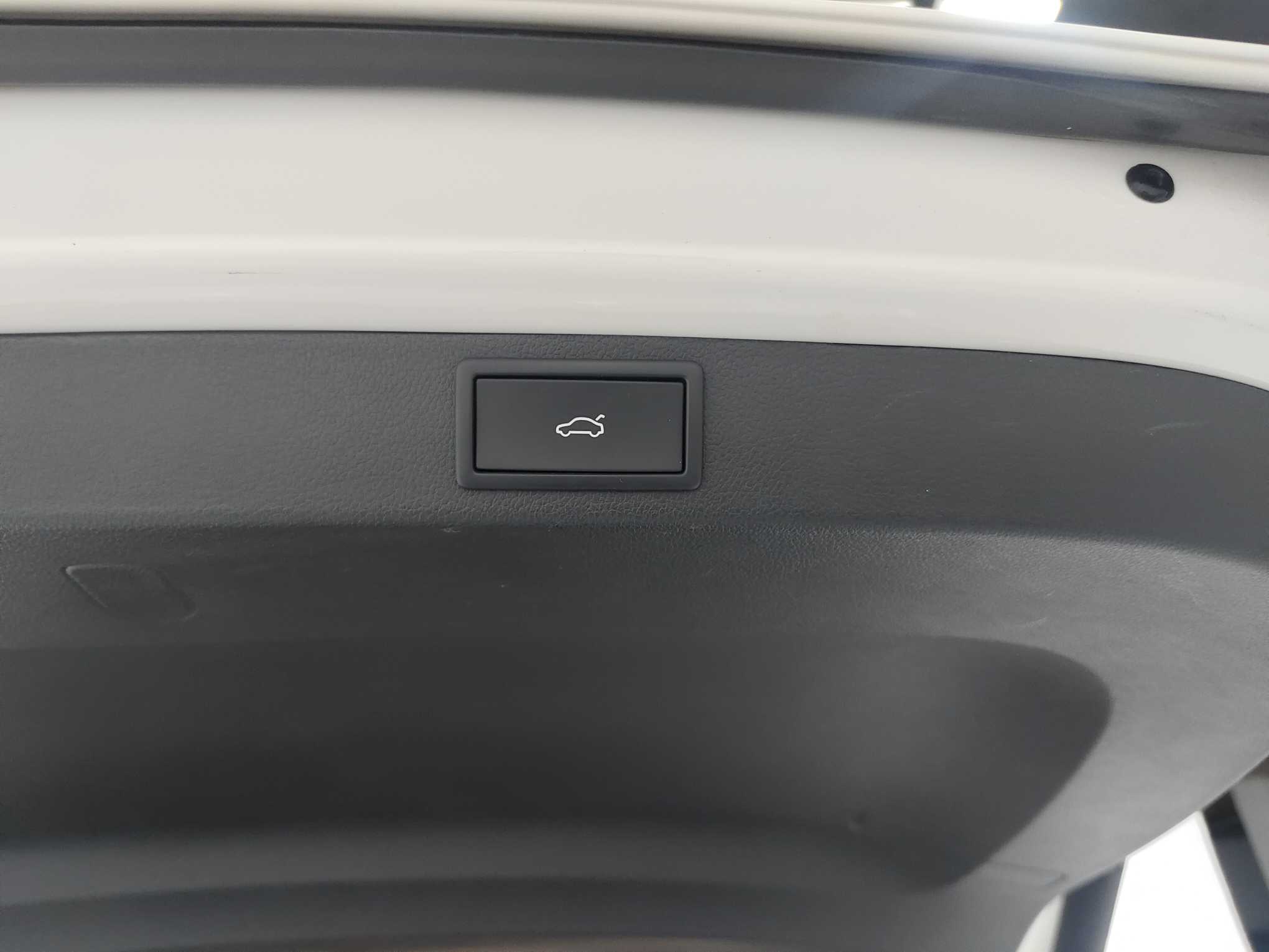 Skoda Karoq 2022 car image #18