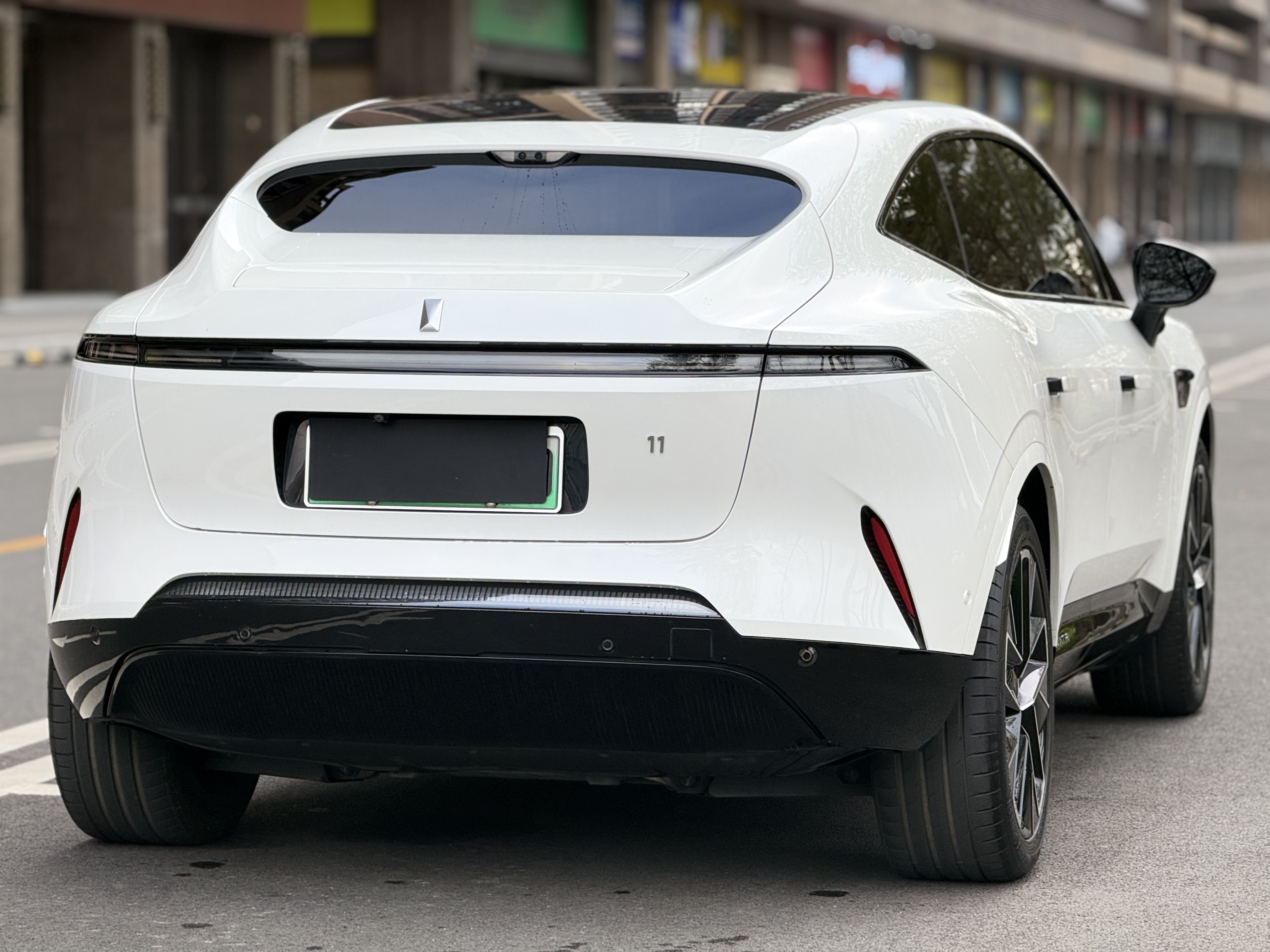 Avatr 11 2023 immagine di auto #18