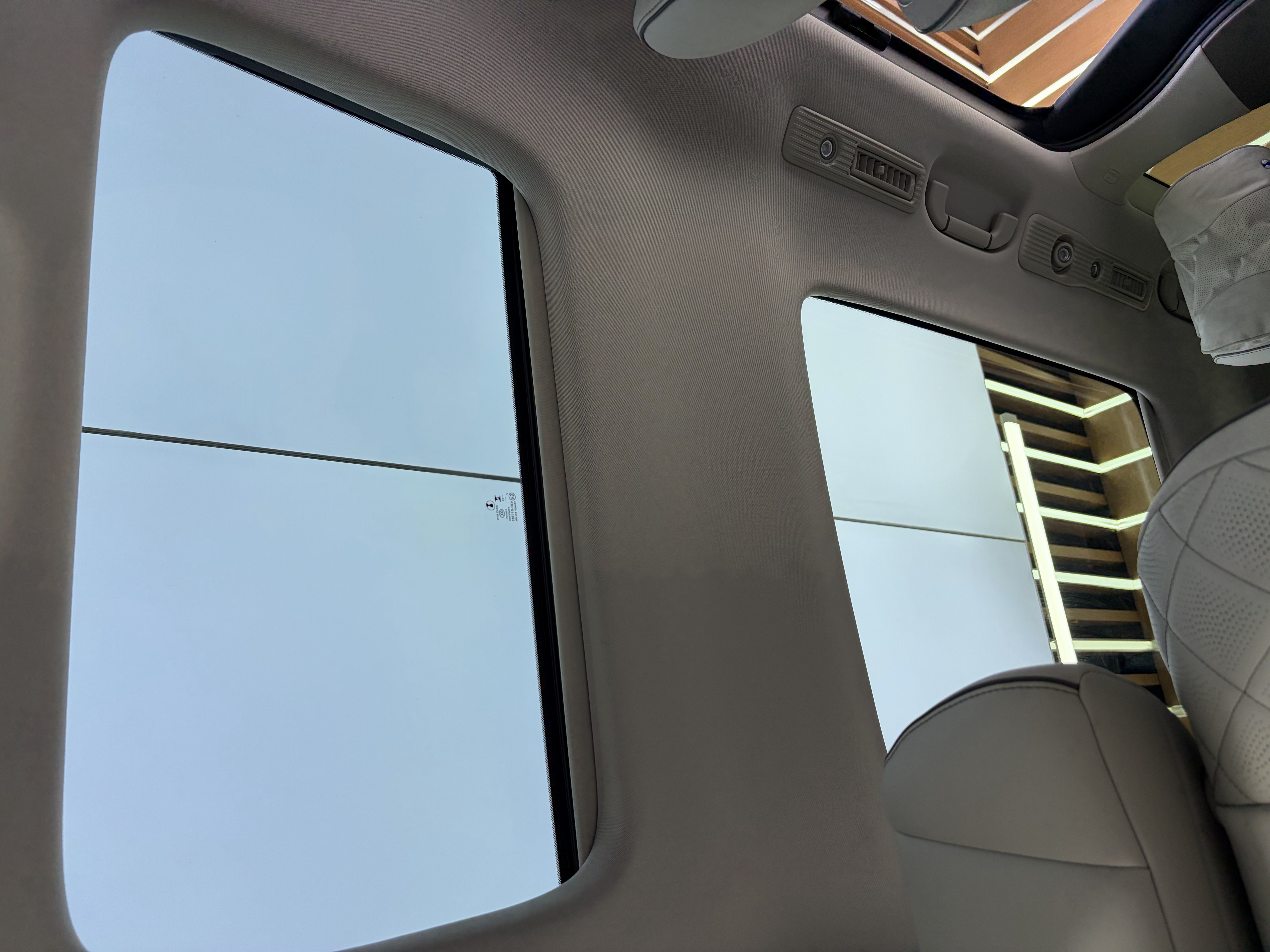 Denza D9 2023 صورة سيارة #18