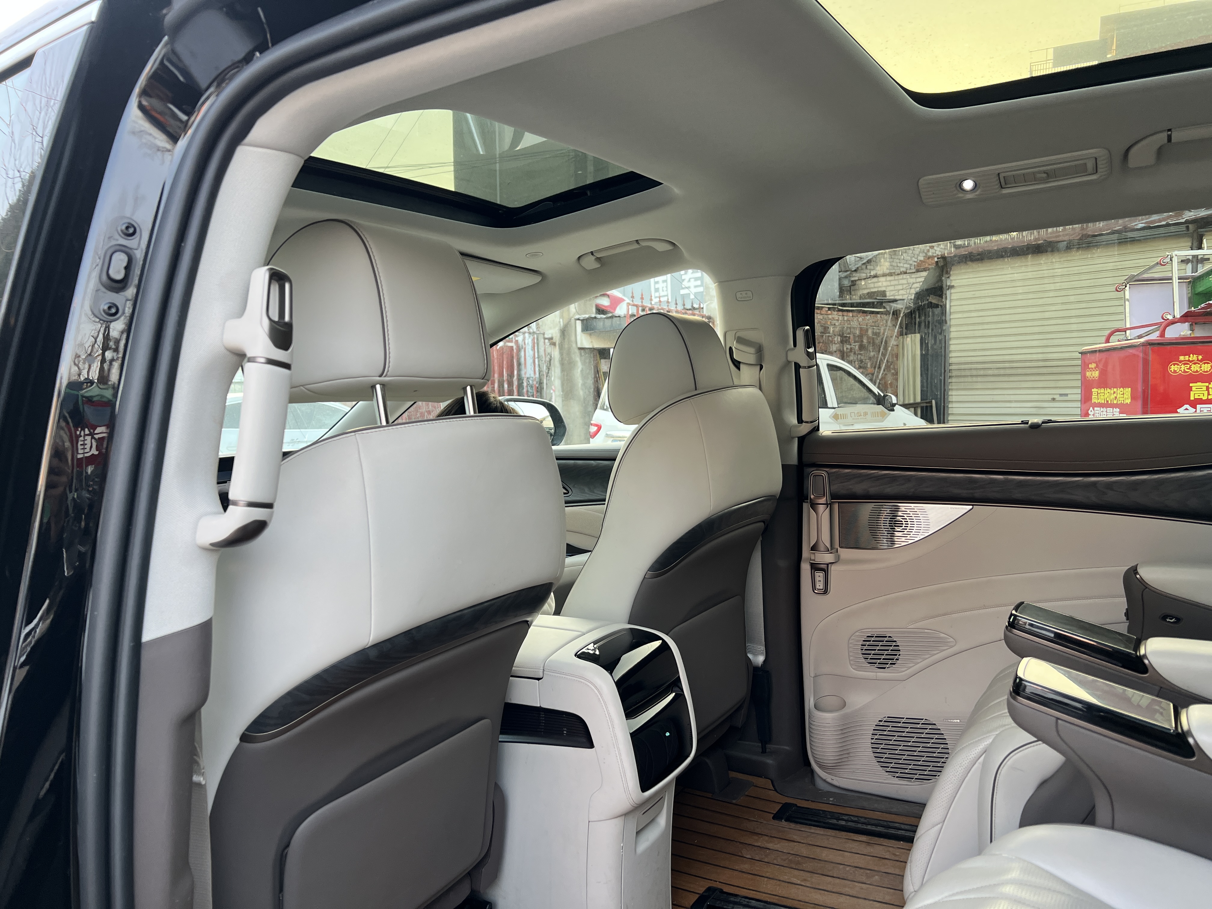 Denza D9 2023 صورة سيارة #18