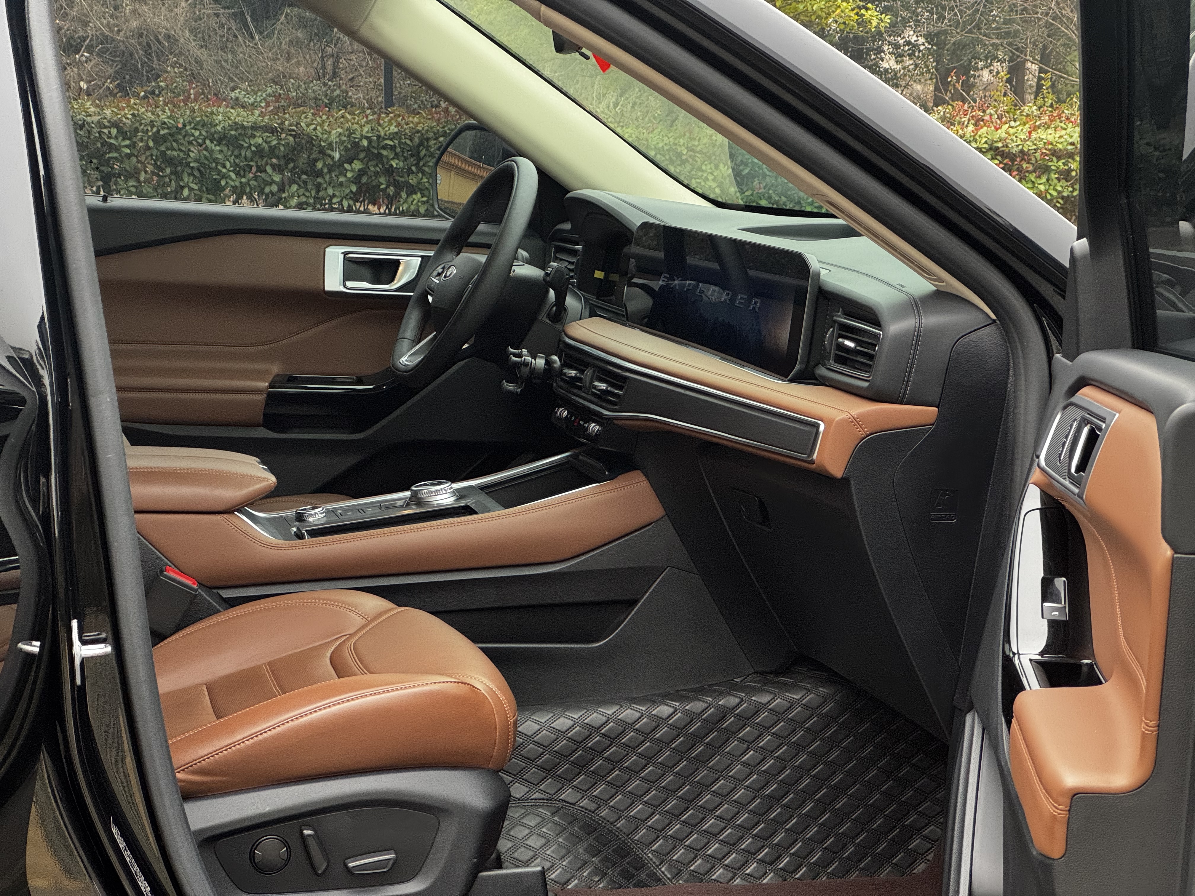 Ford Explorer 2024 صورة سيارة #18