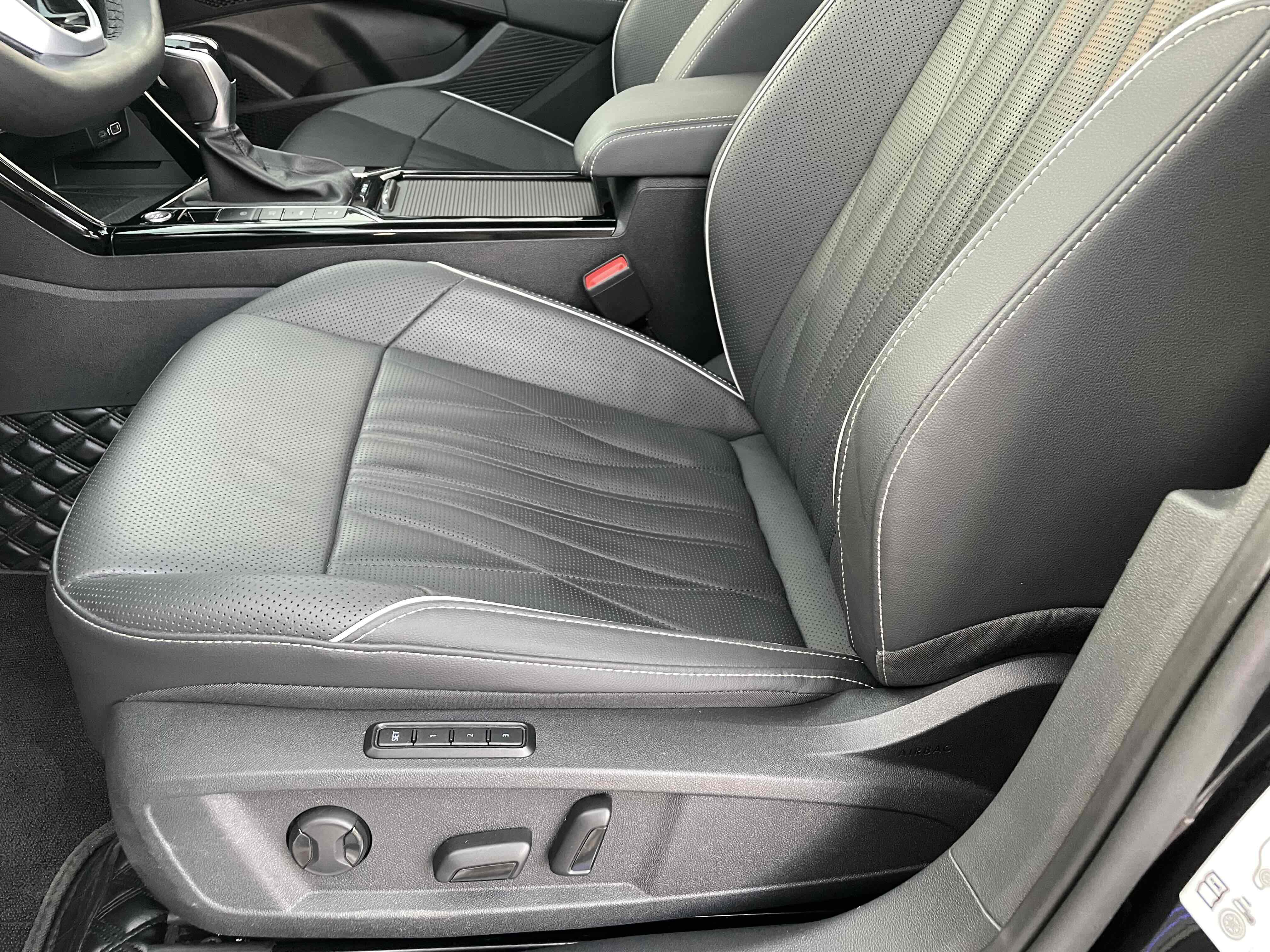 Volkswagen Passat New Energy 2023 immagine di auto #18