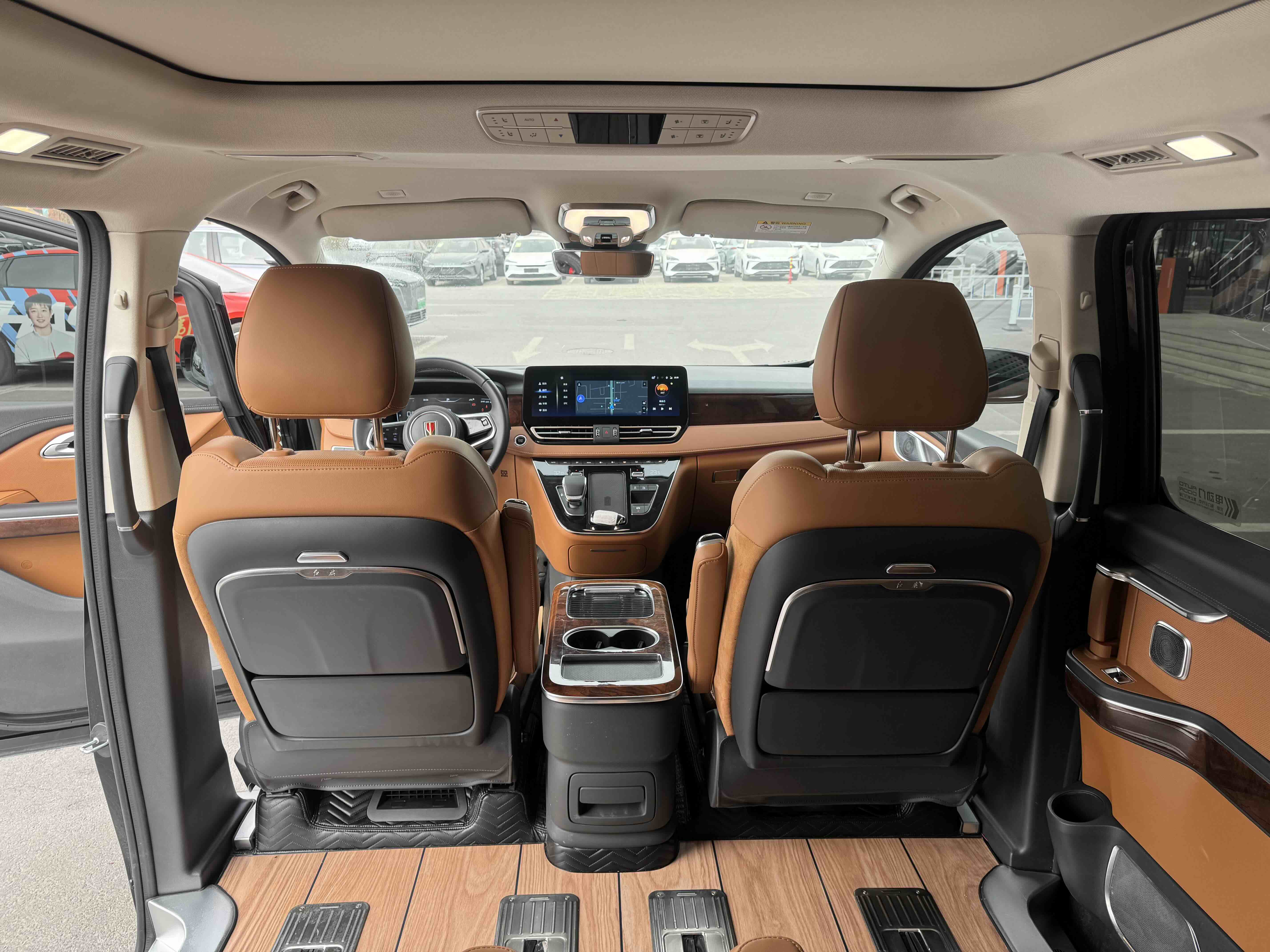 HongQi HQ9 2023 #18 HongQi HQ9 2023 car image #18