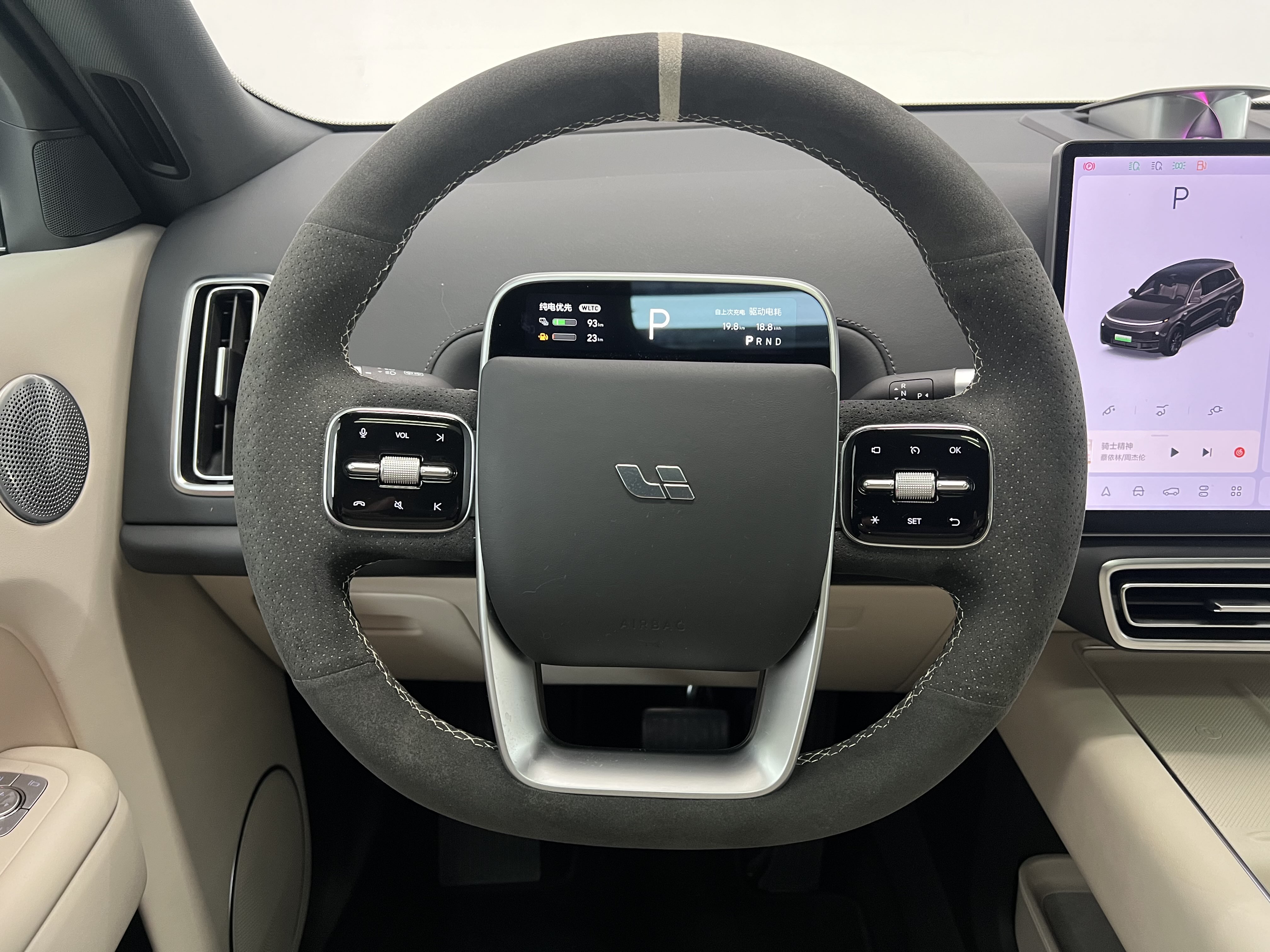 Li L8 2023 изображение автомобиля #18