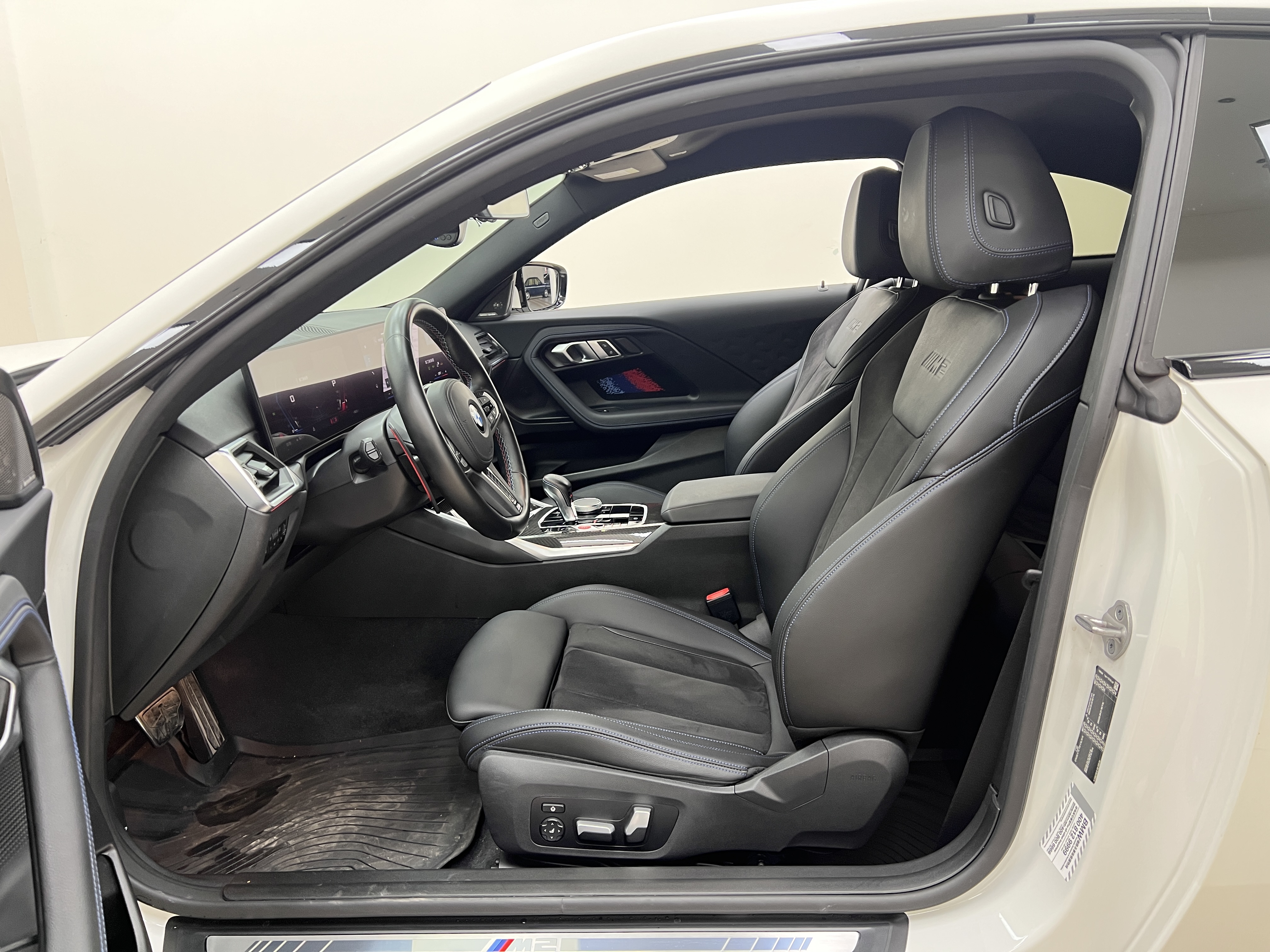 BMW M2 2023 immagine di auto #18