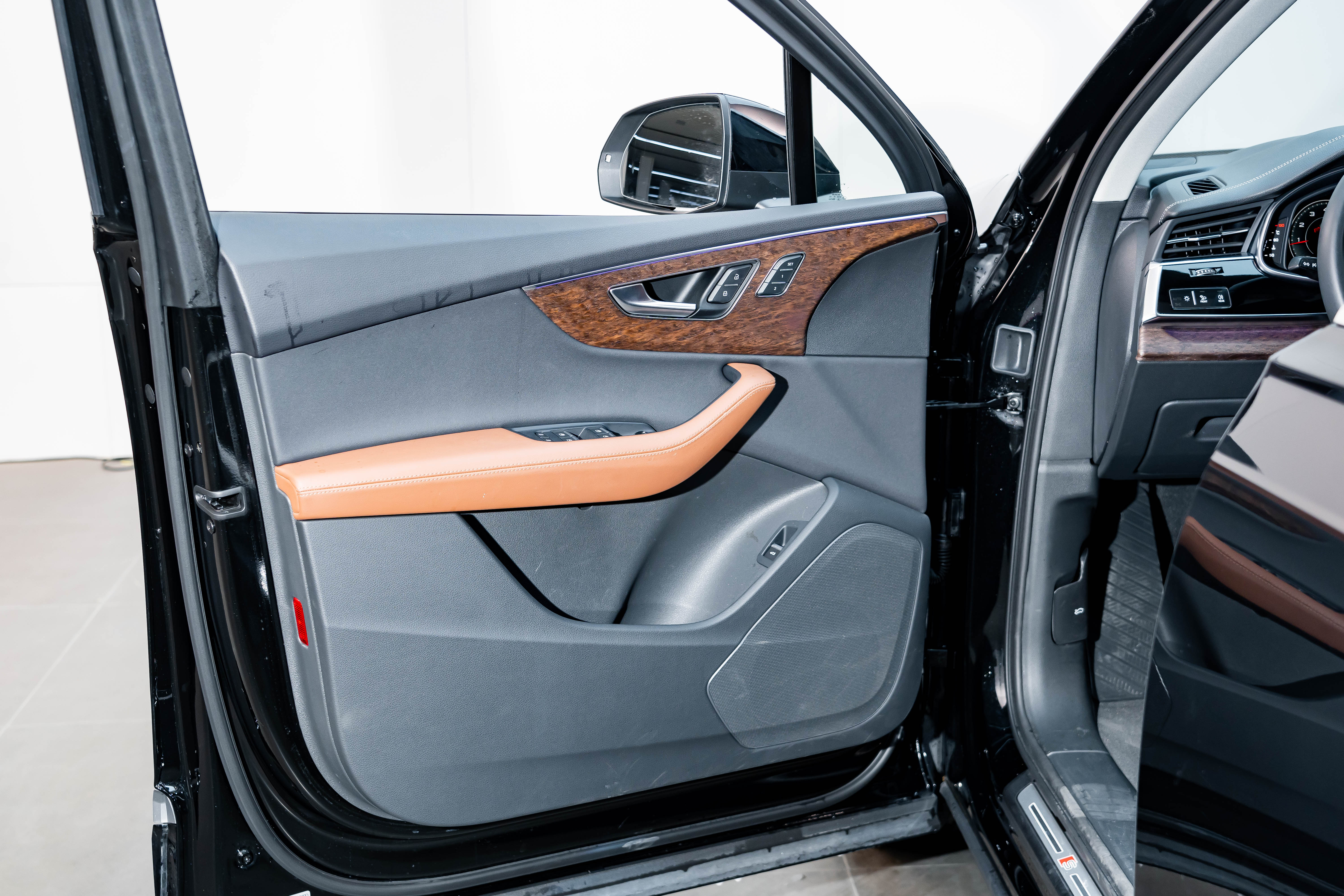 Audi Q7 2023 #18 Audi Q7 2023 car image #18