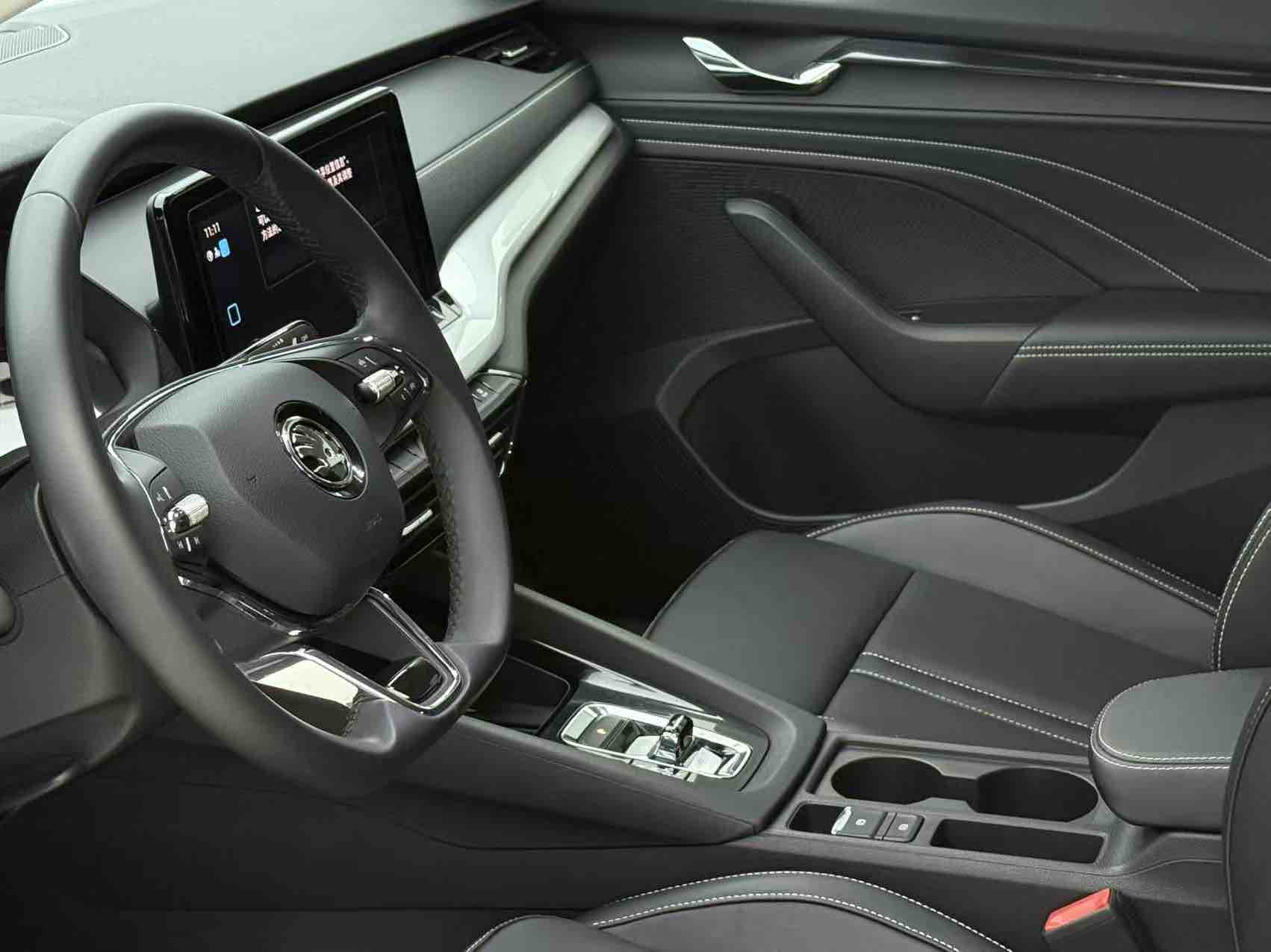 Skoda Octavia 2023 car image #18
