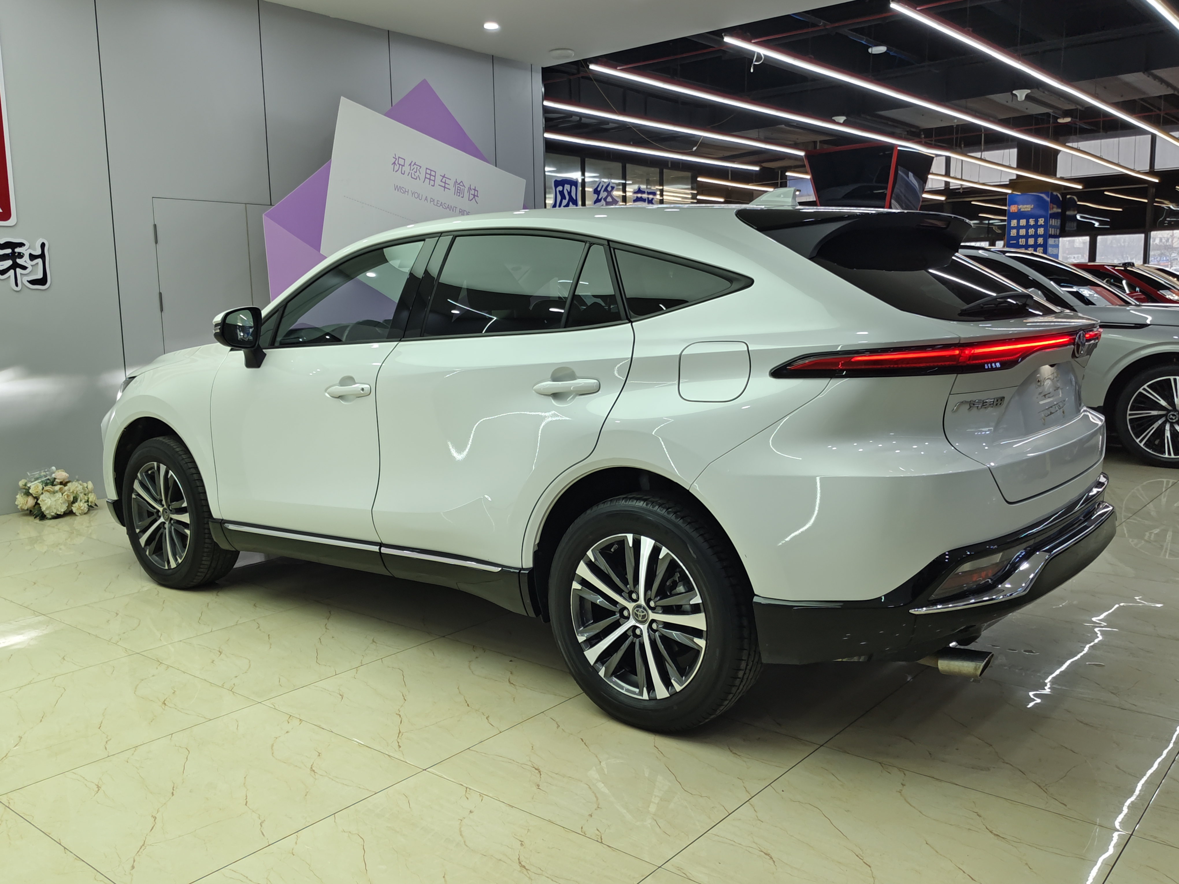 Toyota Venza 2024 #18 Toyota Venza 2024 car image #18