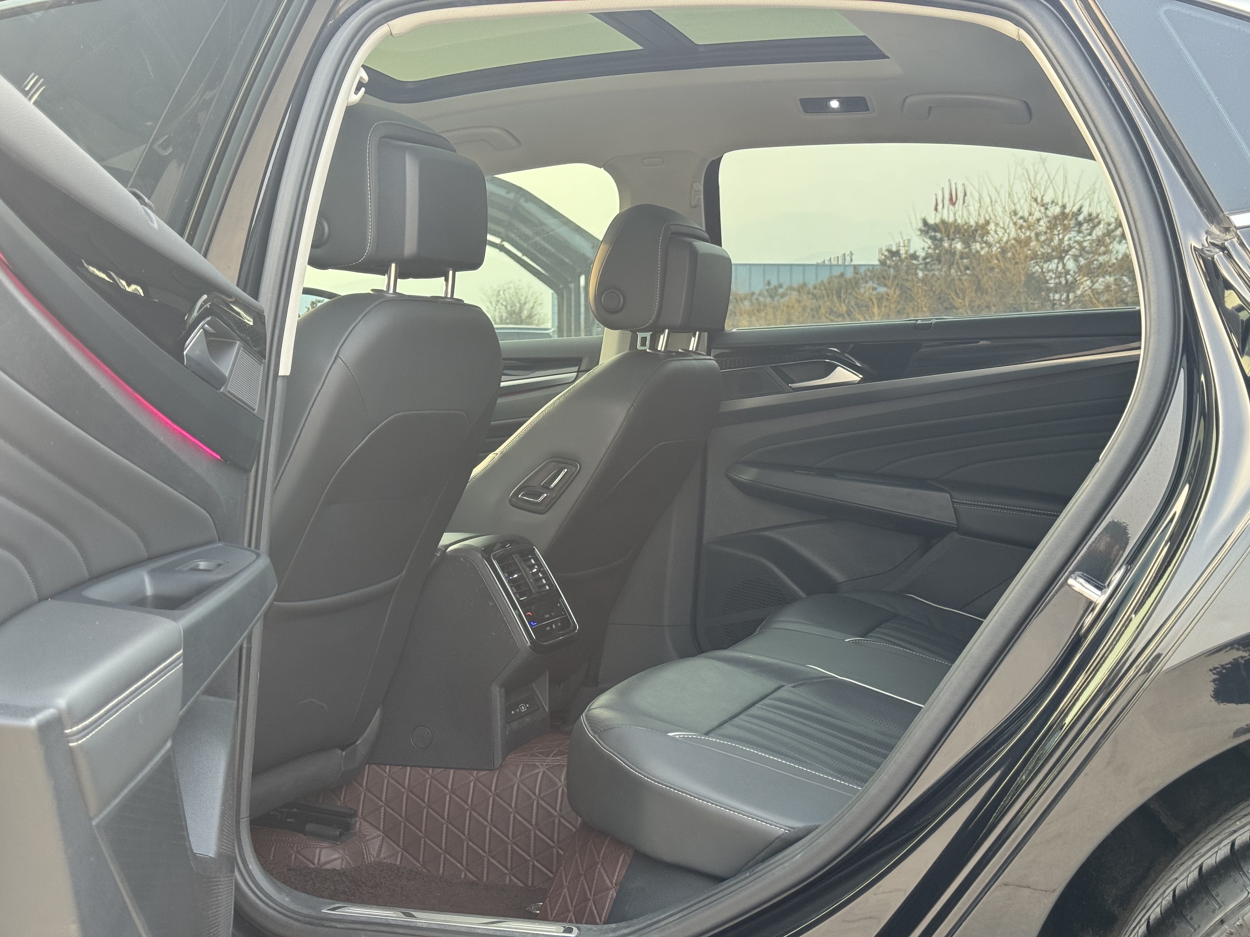 Volkswagen Passat 2023 immagine di auto #18