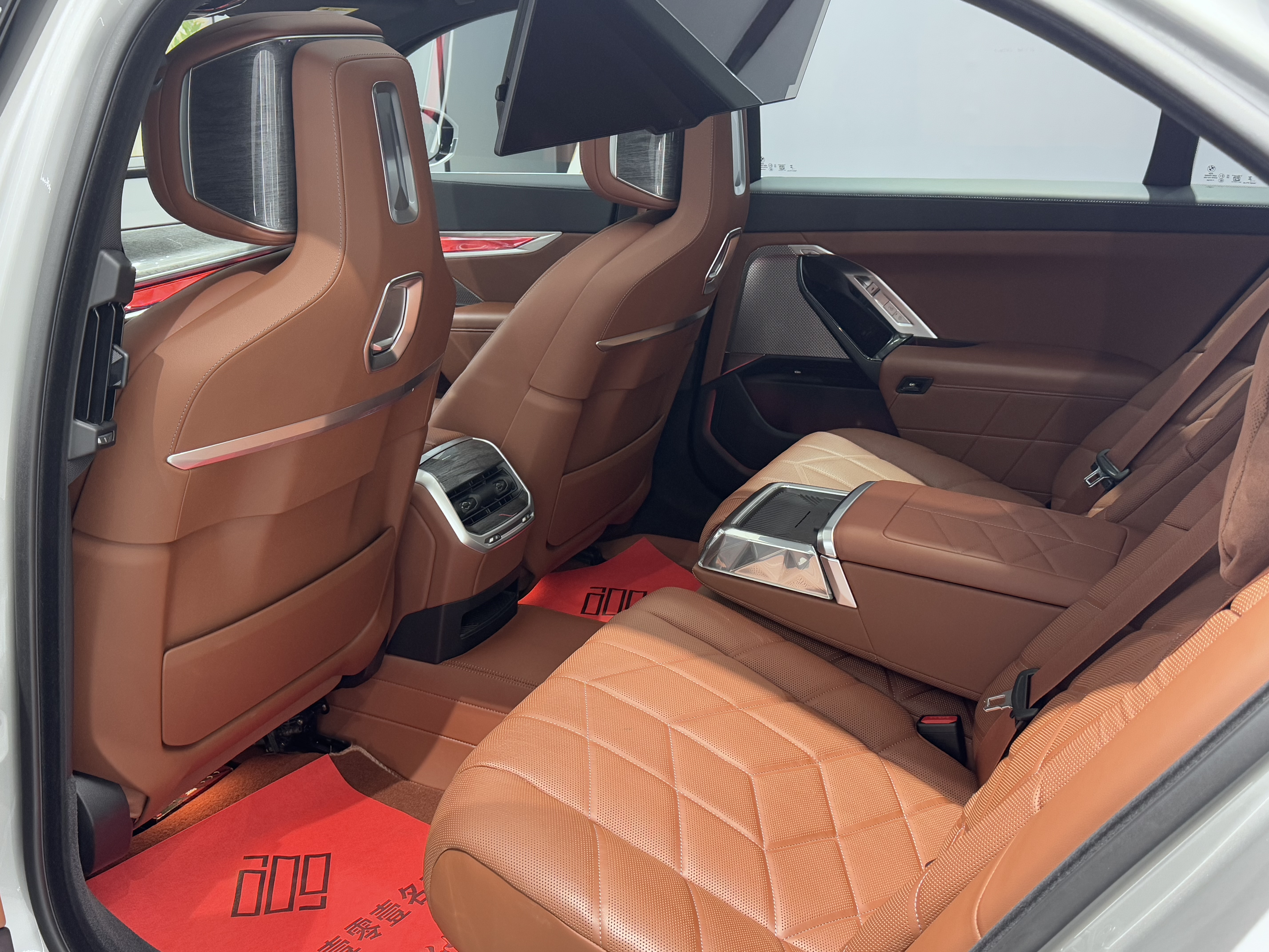 BMW i7 2023 immagine di auto #18