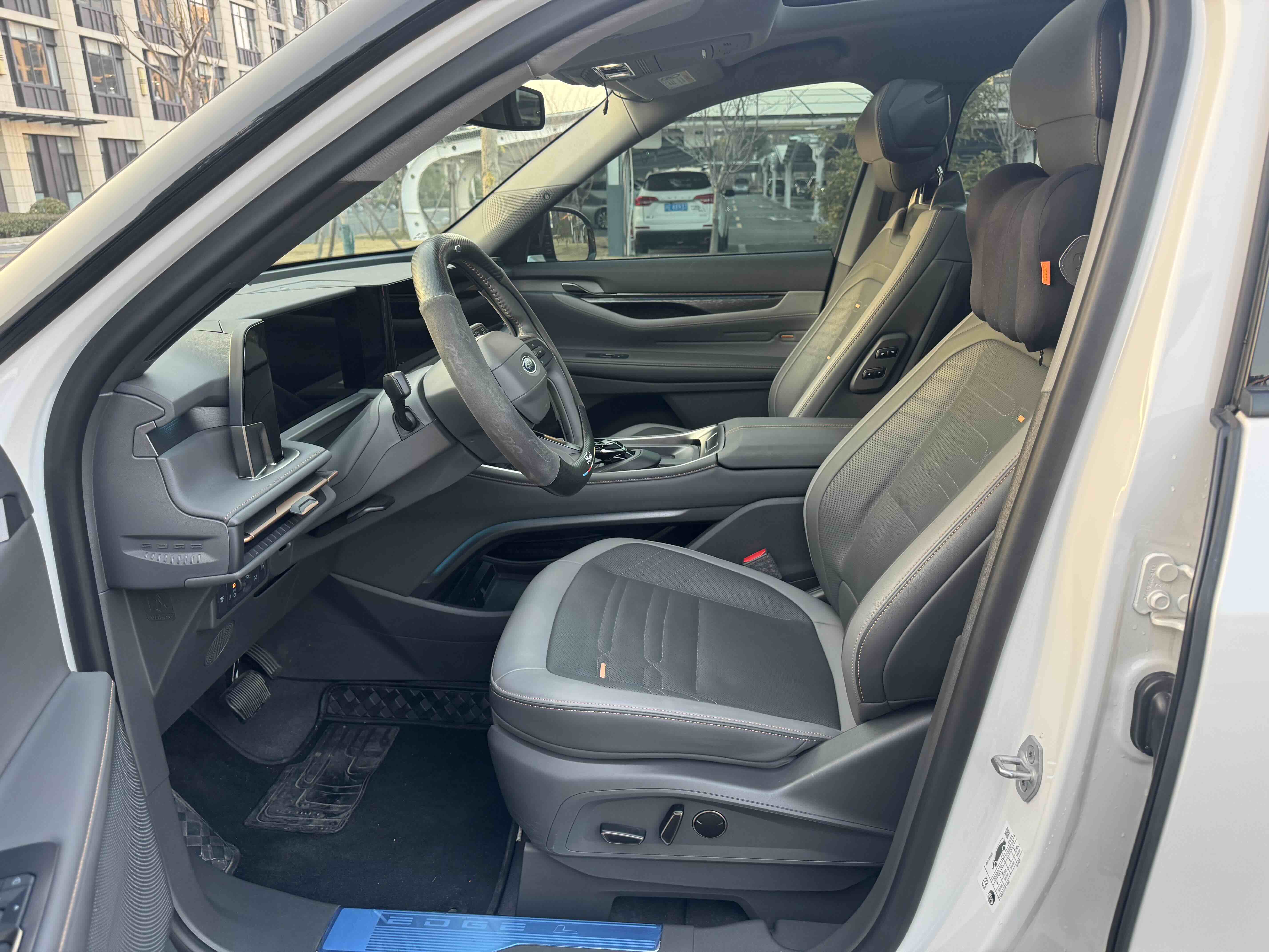 Ford Edge 2024 car image #18