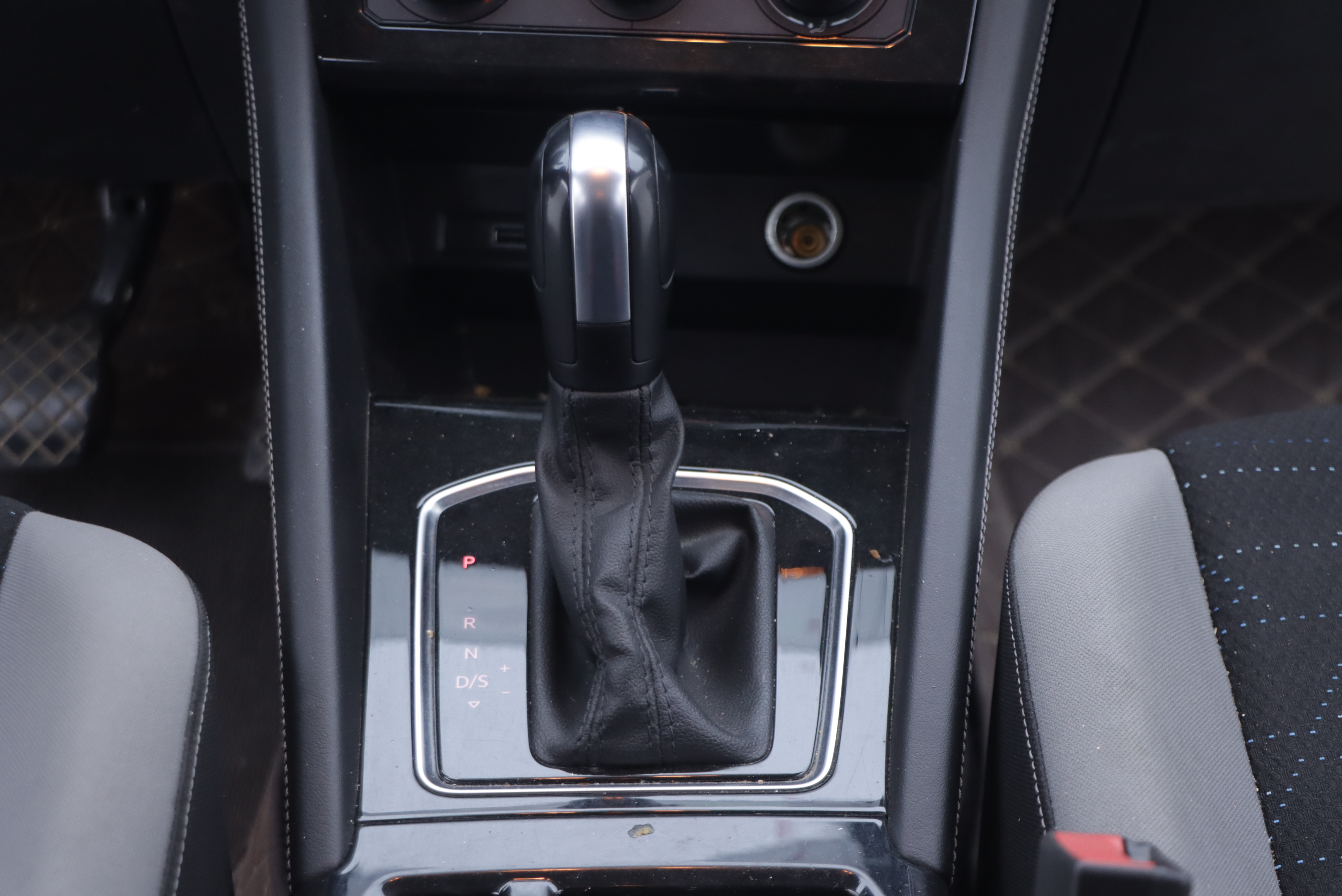 VS5 2023 car image #18