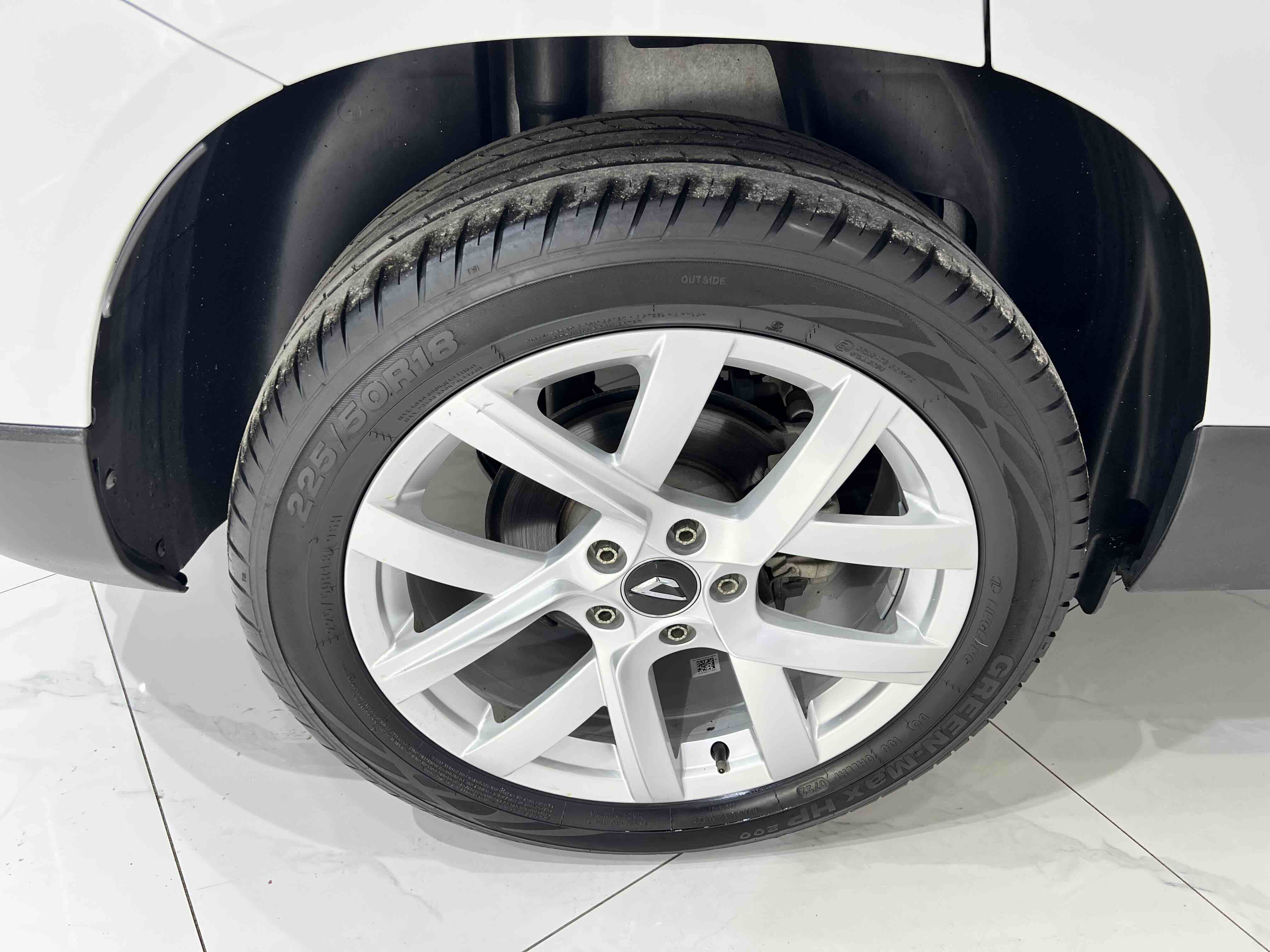 VS5 2022 car image #18