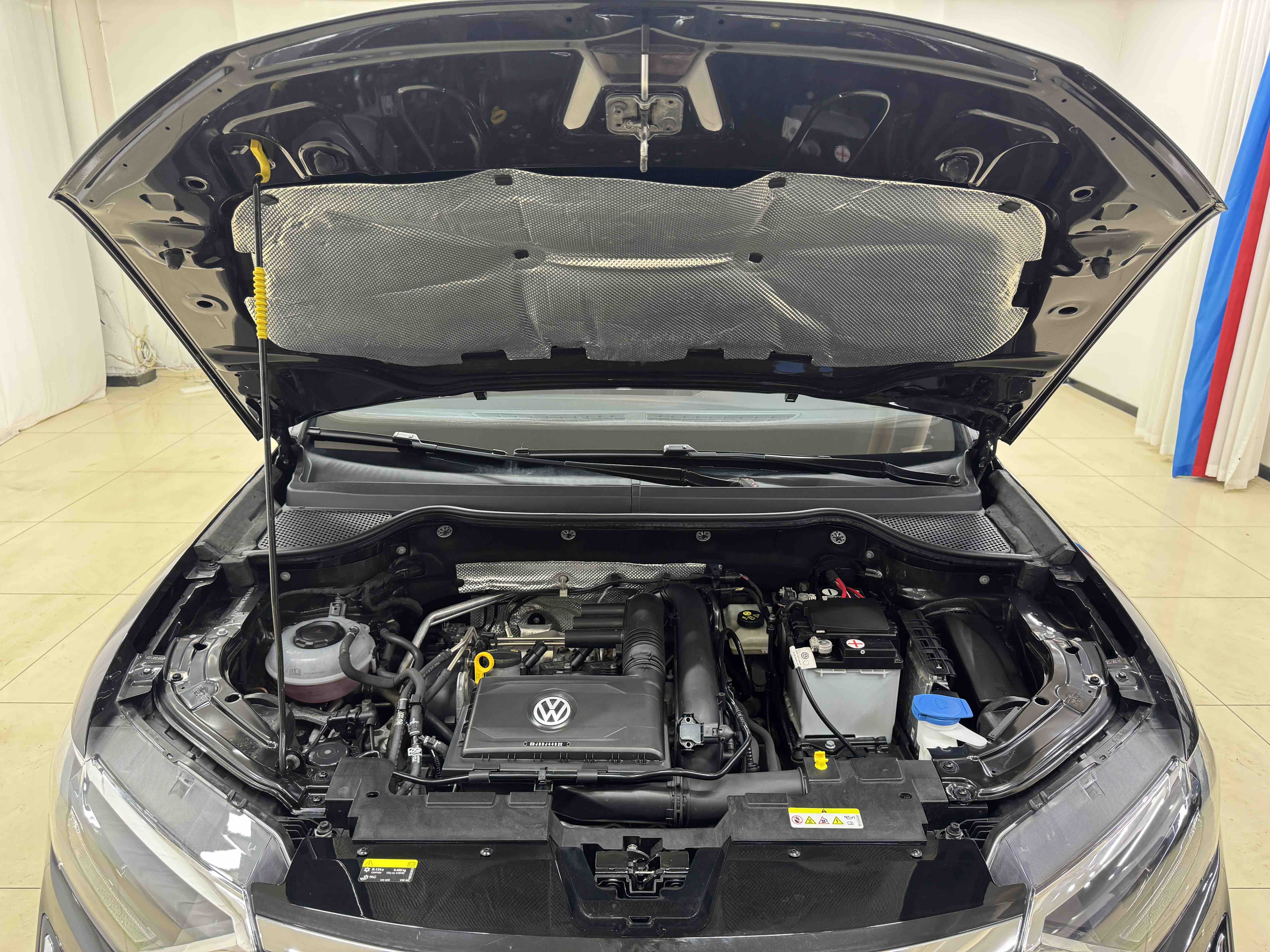 VS5 2022 car image #18