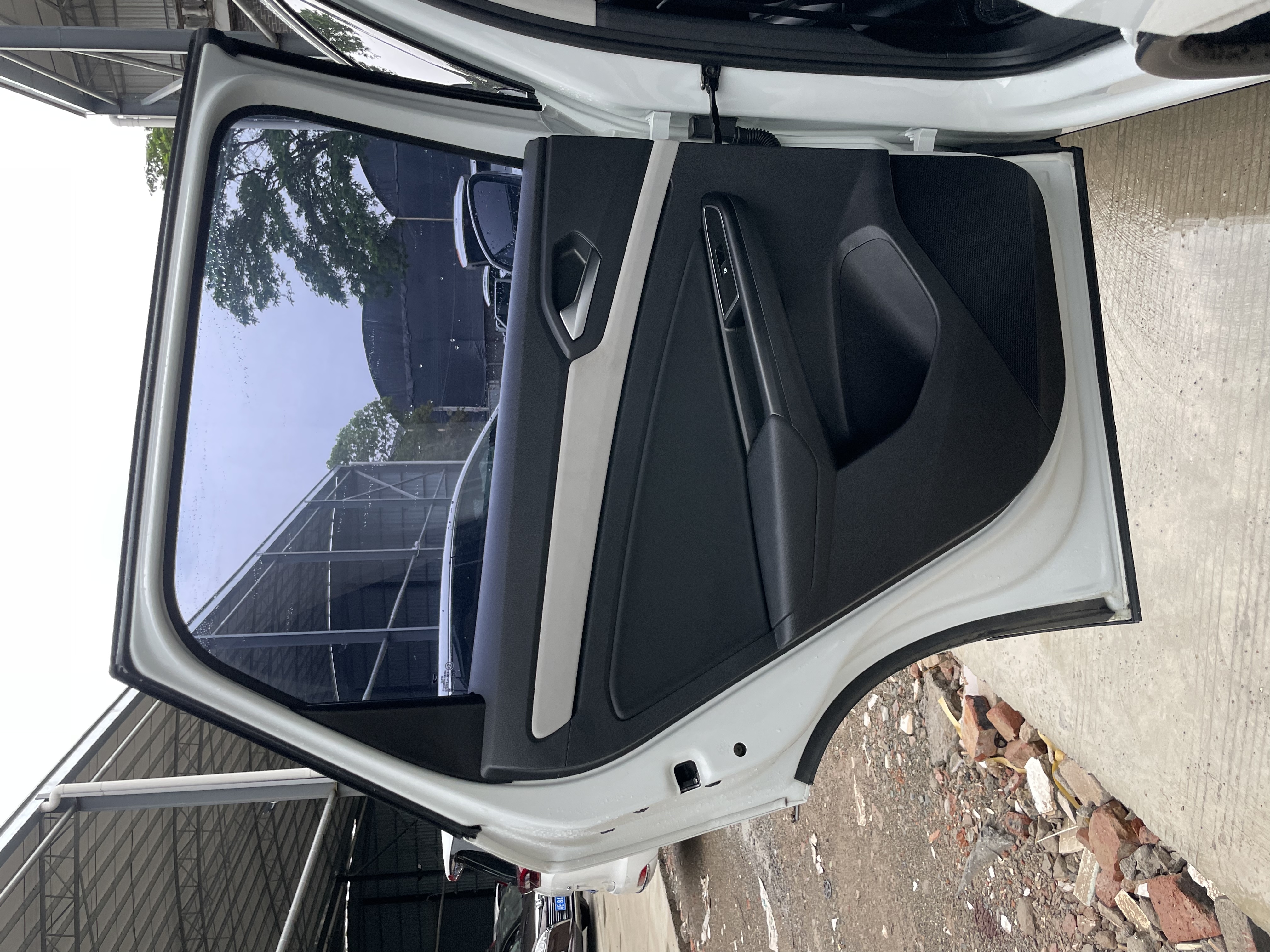 VS5 2024 car image #18