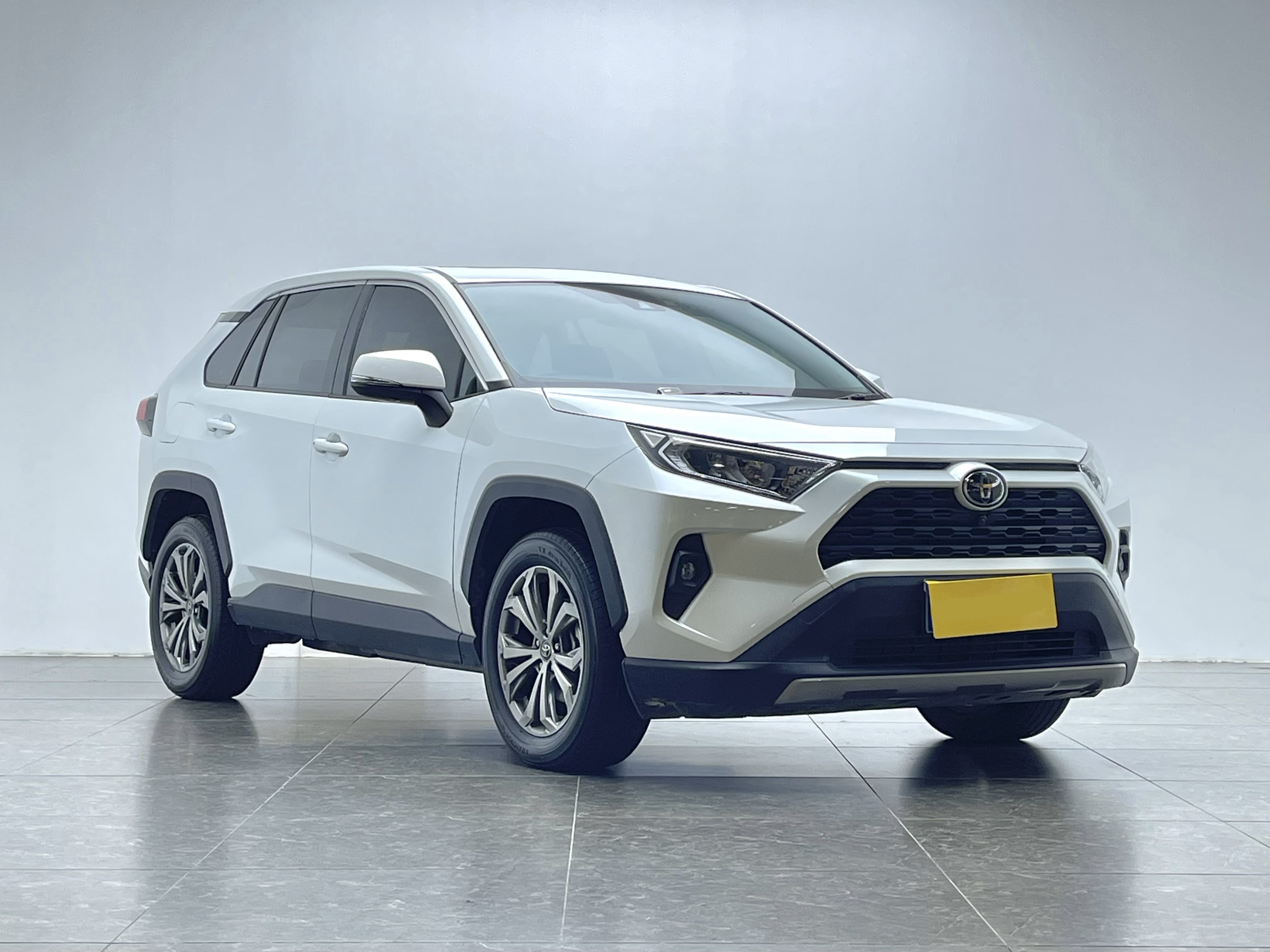 Toyota RAV4 2024 car image #18