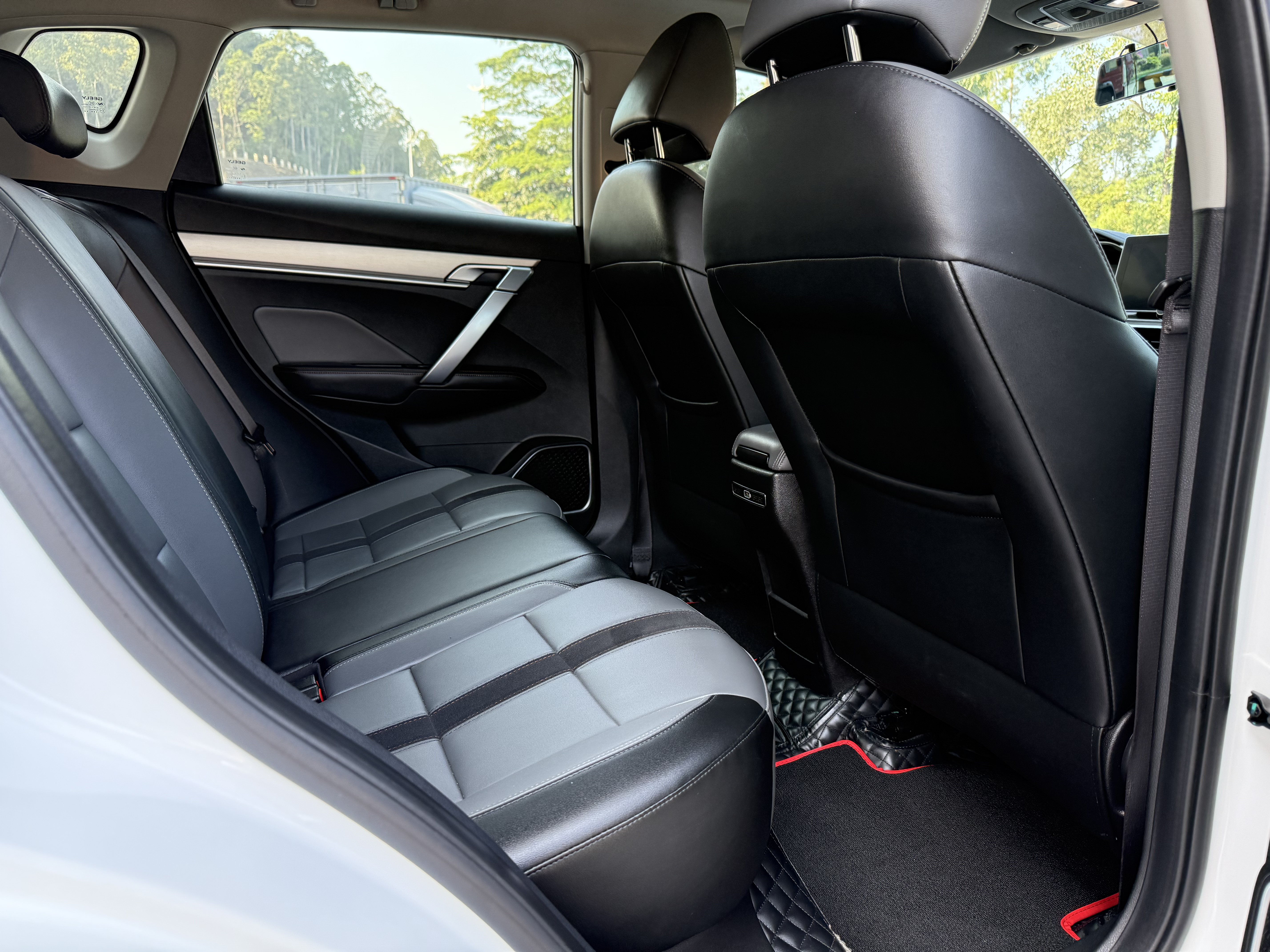 GEELY Coolray 2023 #18 GEELY Coolray 2023 car image #18