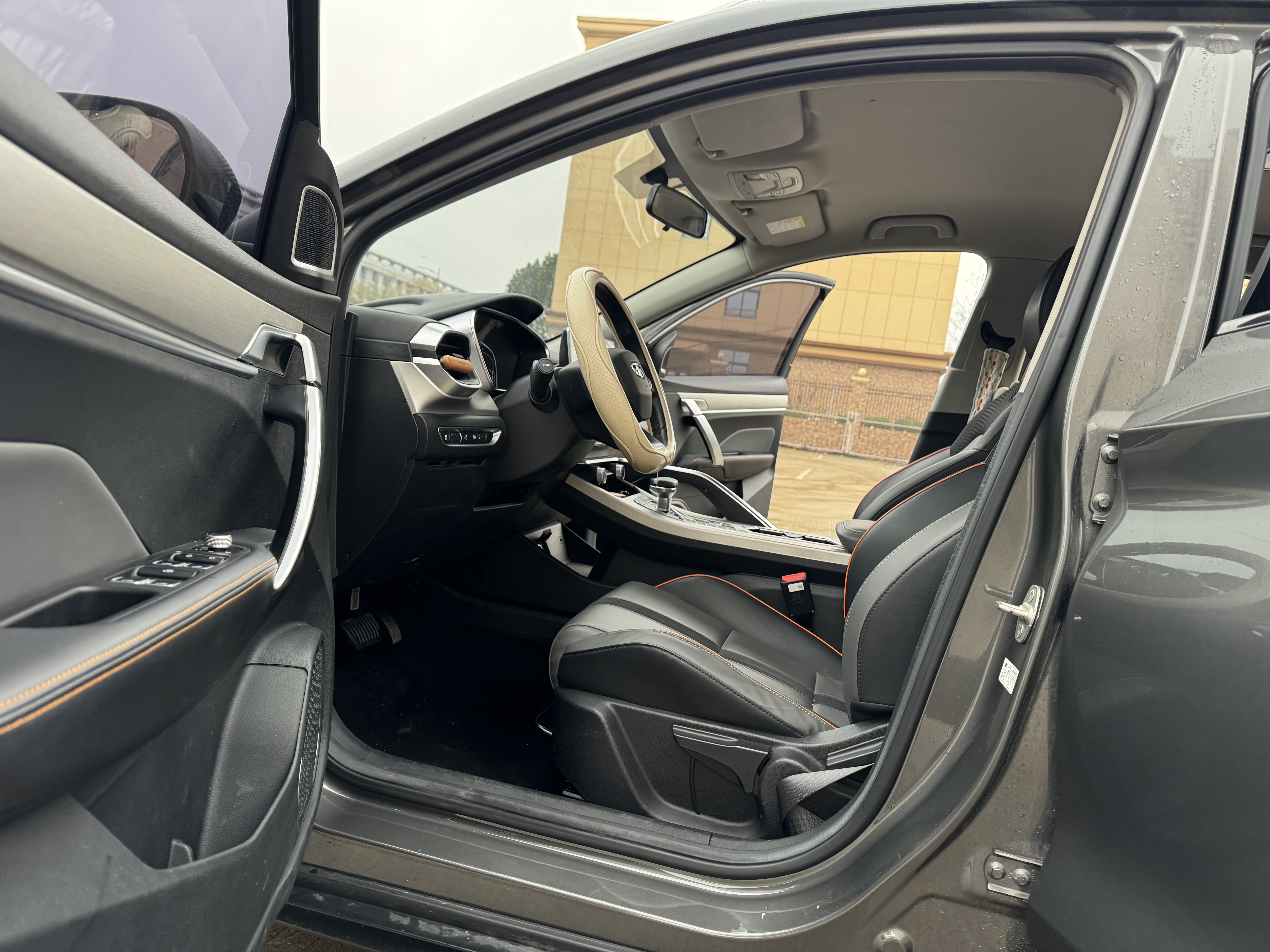 GEELY Coolray 2024 car image #18